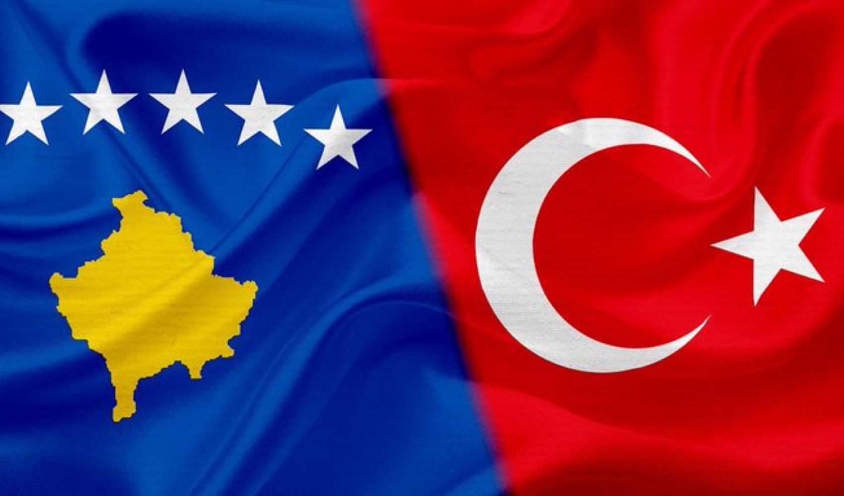 Kosova'nın Kuzey Mitroviça kentinde Türkçe artık resmi dil oldu