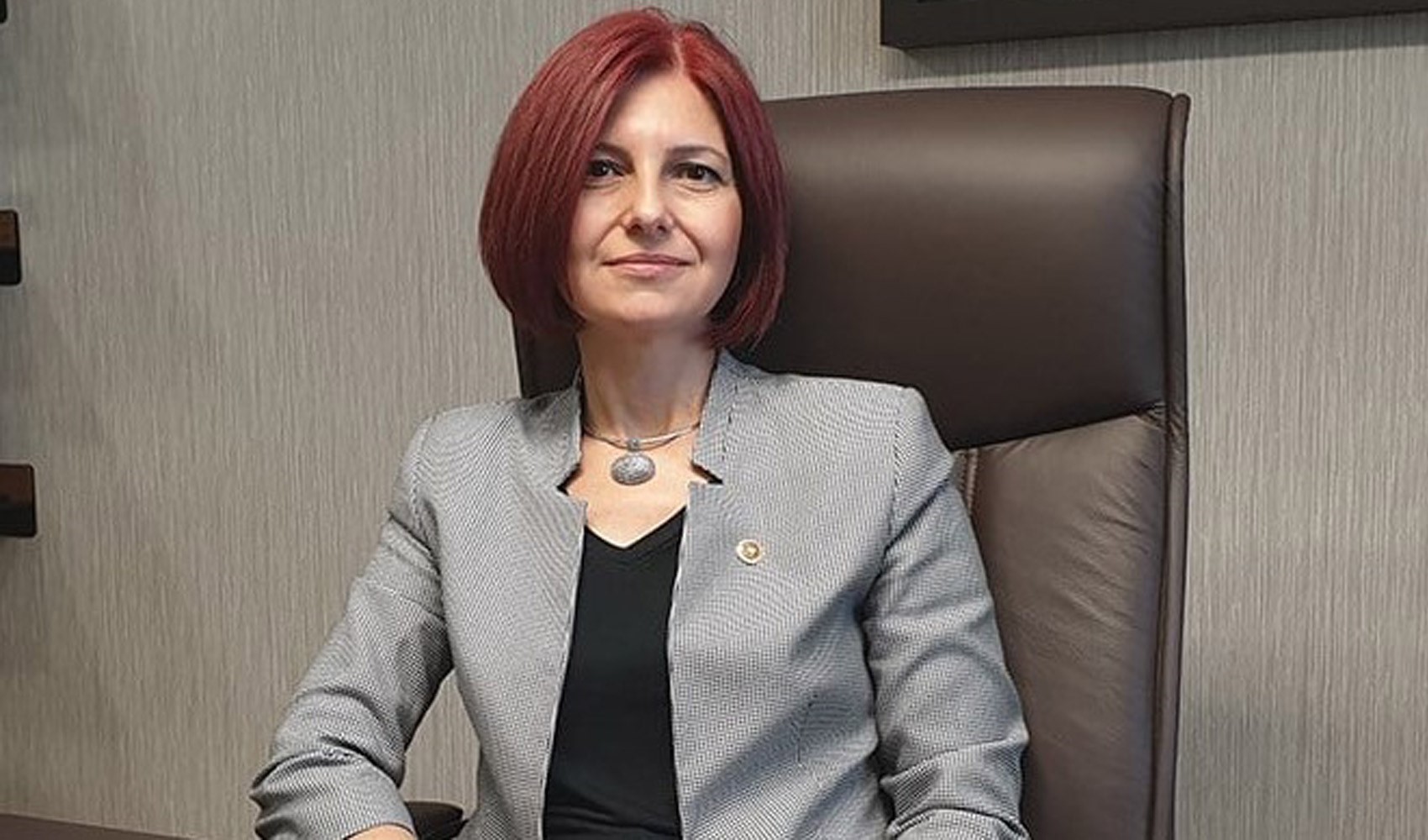 CHP'nin Bahçelievler başkan adayı Emine Gülizar Emecan'ın seçim ofisine baskın