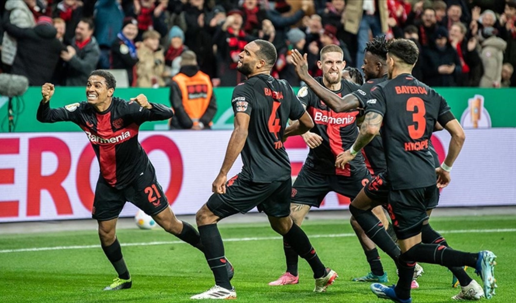 Bayer Leverkusen 2 dakikada geri döndü: Seri 39 maça çıktı
