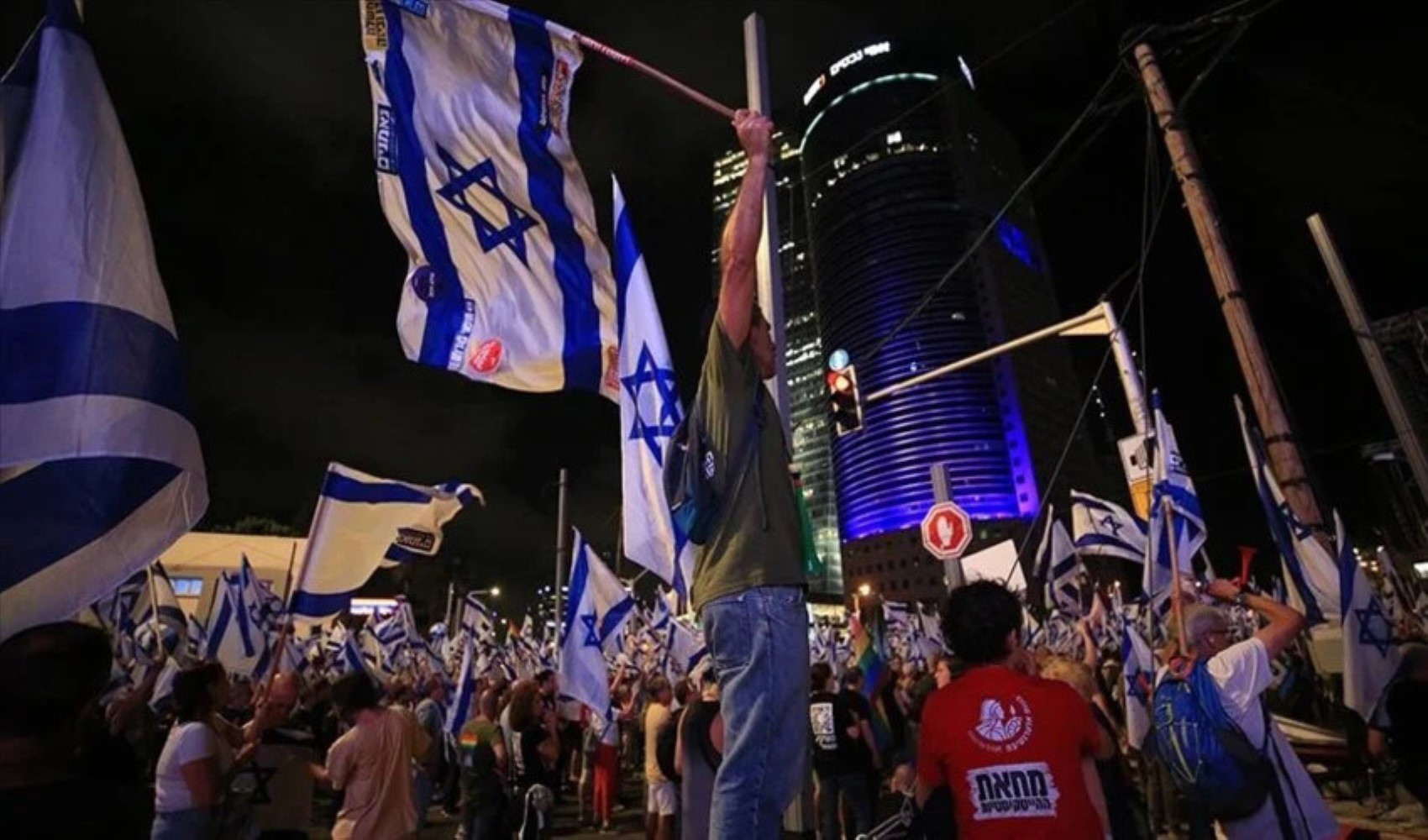 İsrail genelinde hükümete karşı protestolar başladı: Netanyahu'ya 'hemen seçim' çağrısı