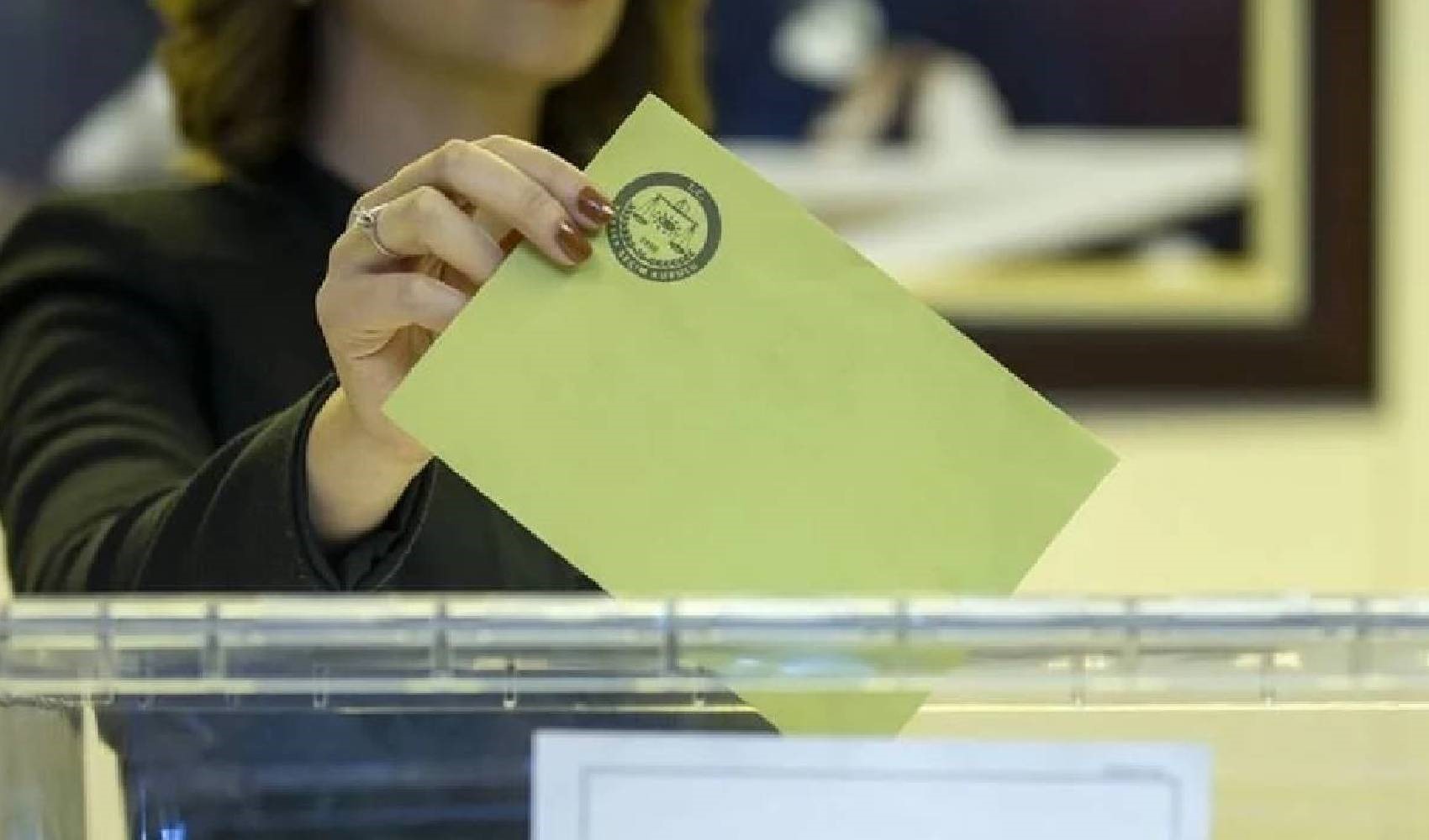 Şanlıurfa'da usulsüz oy kullanılmasına itiraz ettiği için kadın avukat darp edildi