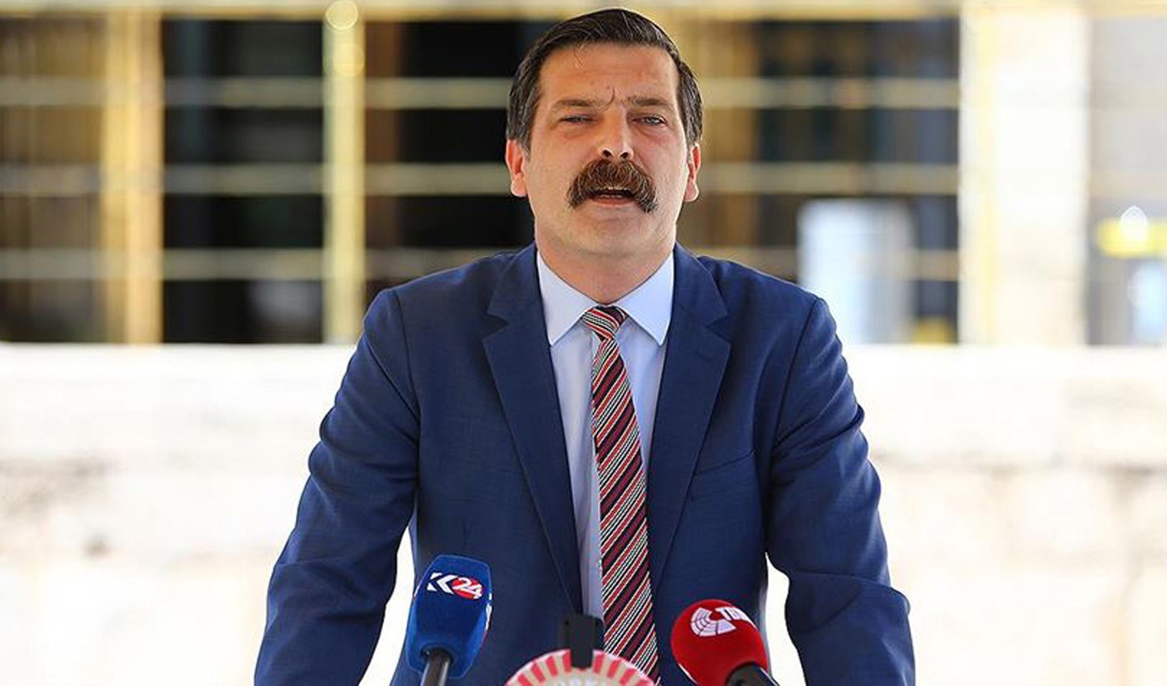 Erkan Baş'tan muhalefete 'ceketli' yerel seçim mesajı