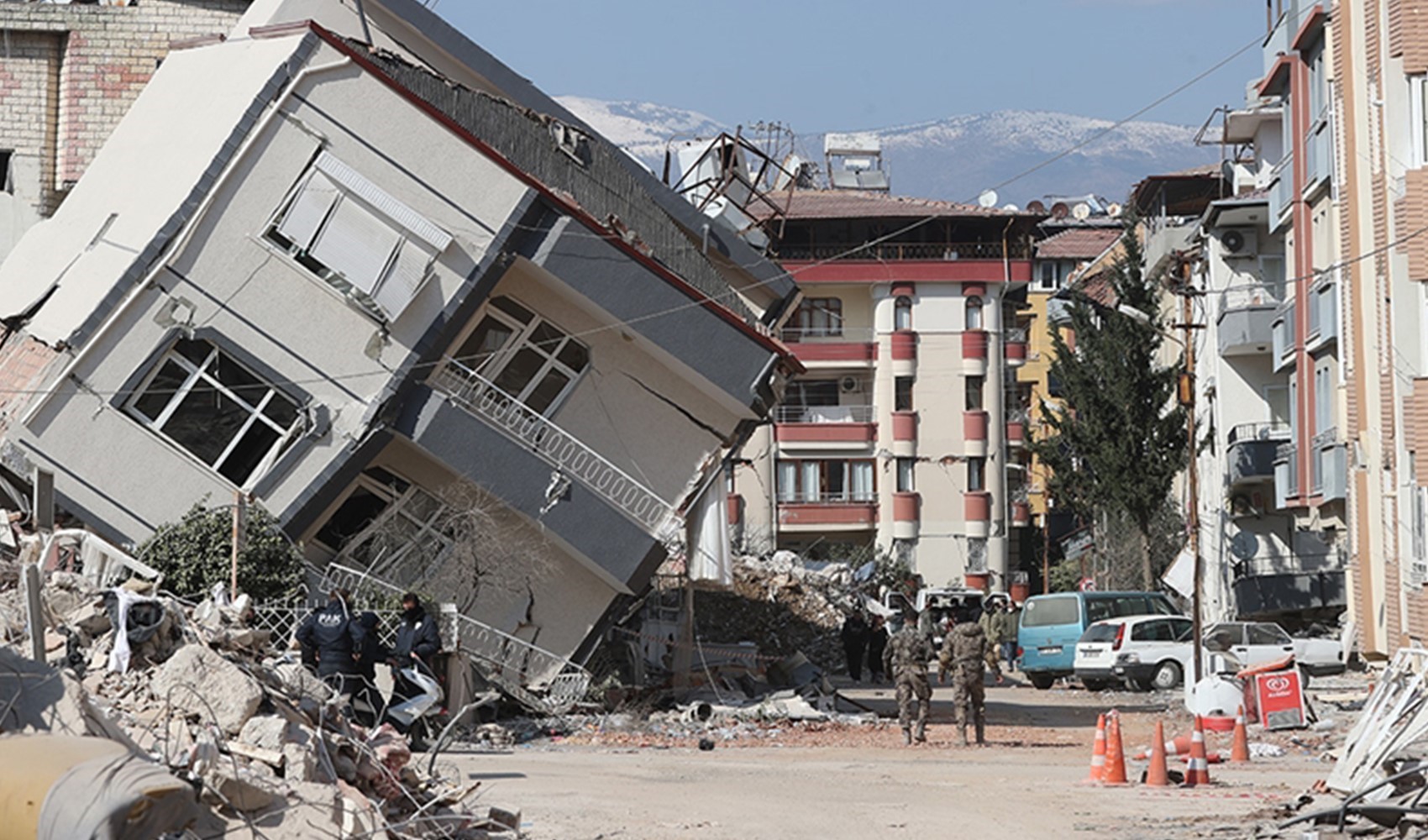 Hatay'da depremde 6 kişinin öldüğü bina kaçak inşa edilmiş: 22 yıla kadar hapis!