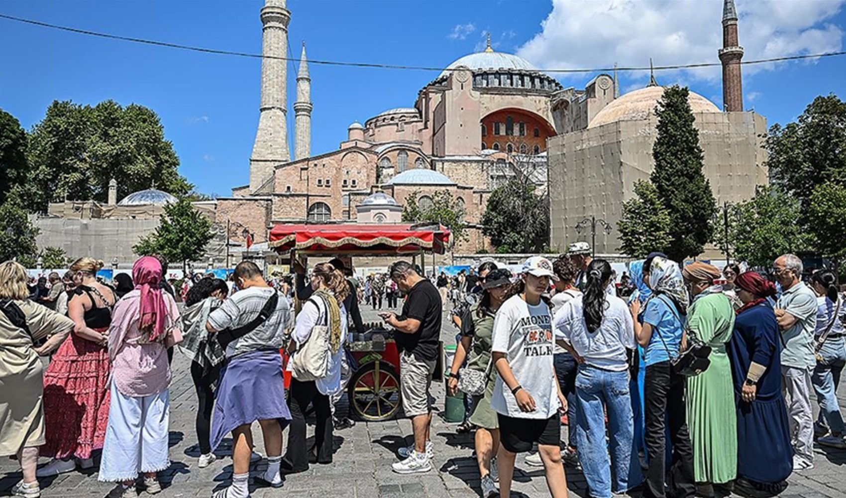 Il ministro Yerlikaya ha annunciato il numero totale di stranieri a Istanbul!