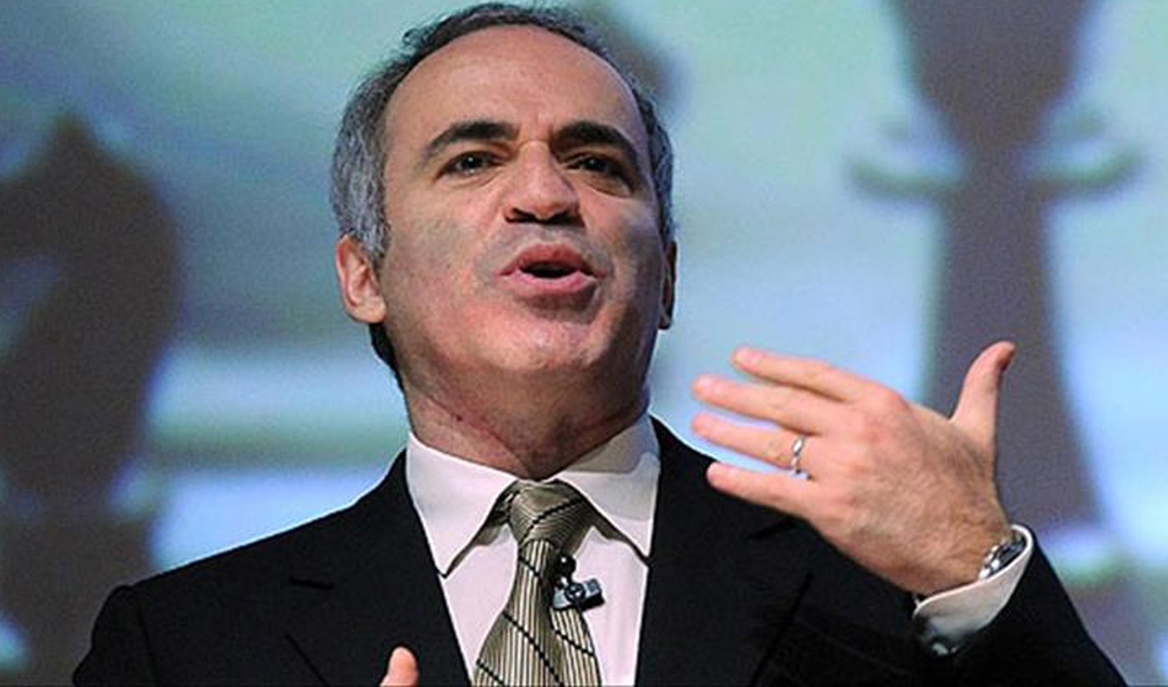 Efsane satranççı Kasparov terörist listesinde