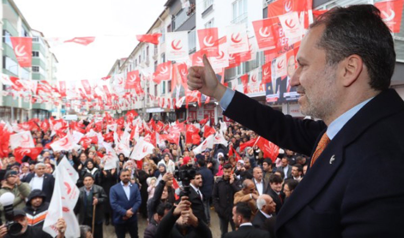 YRP Genel Başkanı Erbakan AKP'ye sert sözlerle yüklendi. 