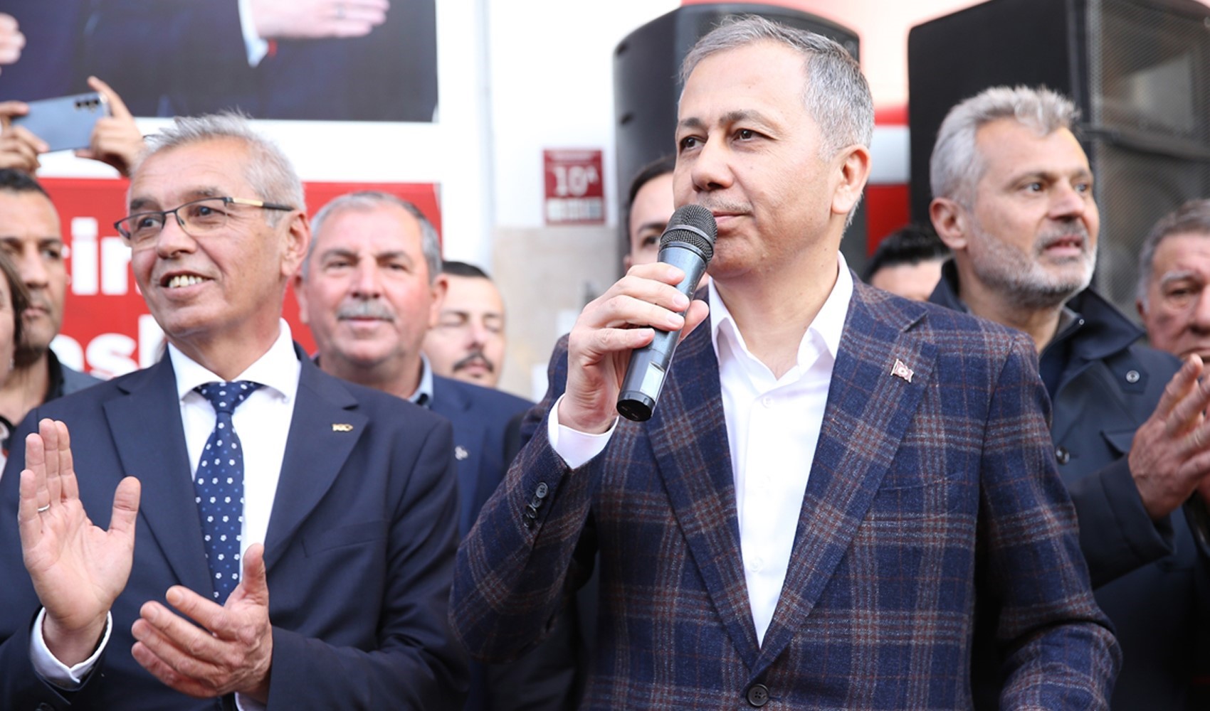 Il ministro Yerlikaya chiede voti per i candidati dell'AKP a Konya: 'Anche quella raggiungerà il suo obiettivo'