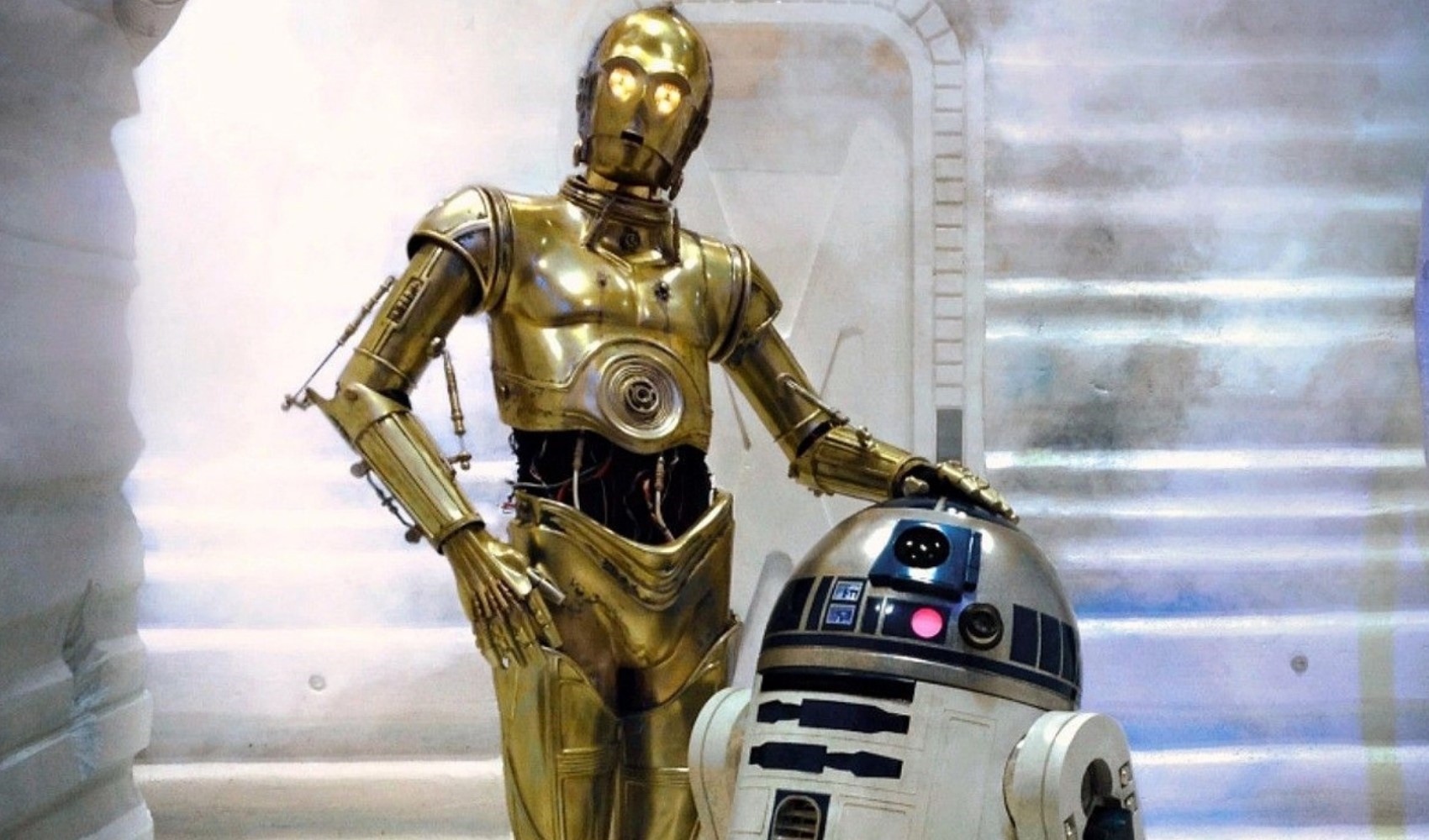 Star Wars'un ikonik robotu satışa çıktı