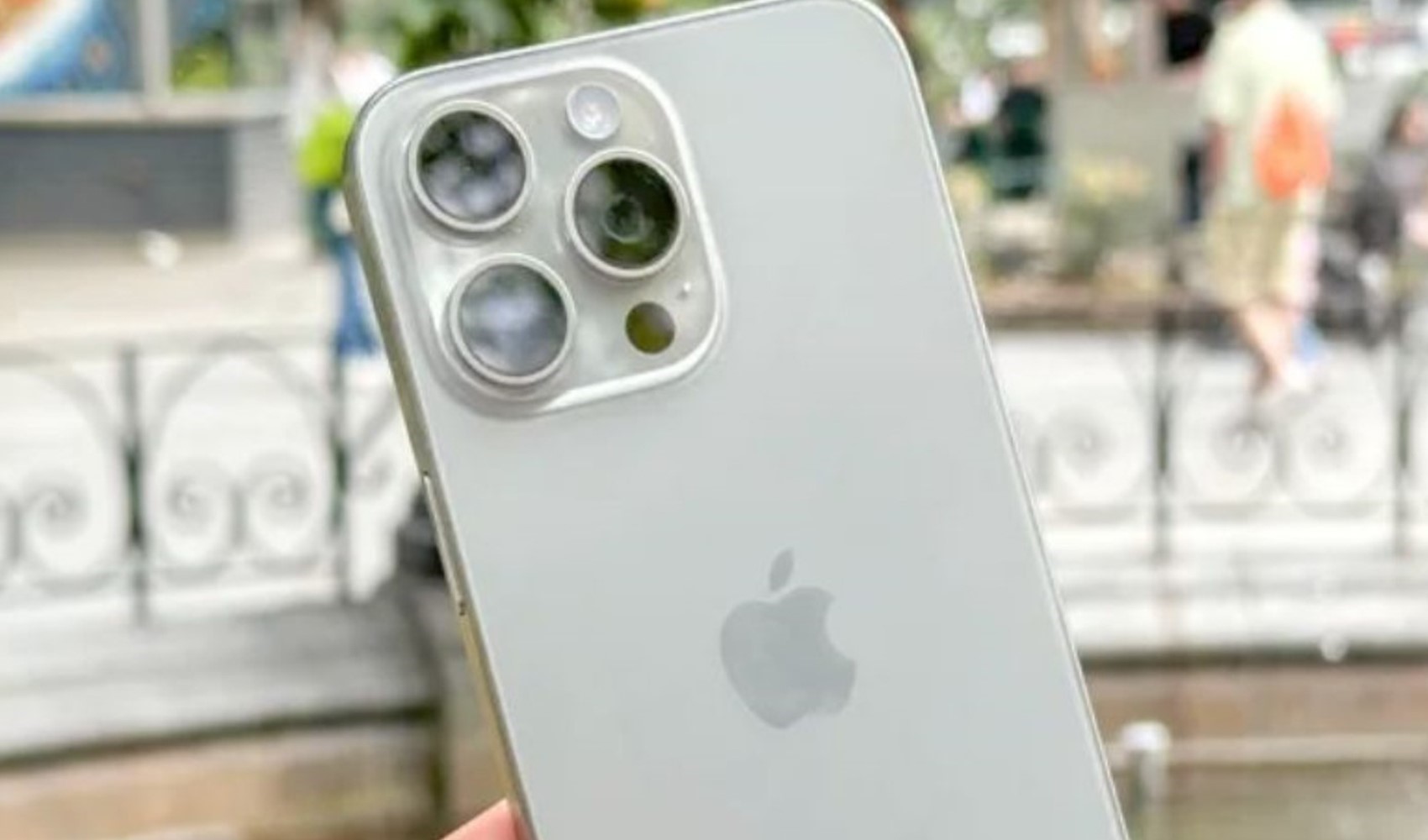 ŞOK'ta iPhone 15 Pro Max şoku! Apple'dan daha ucuz!