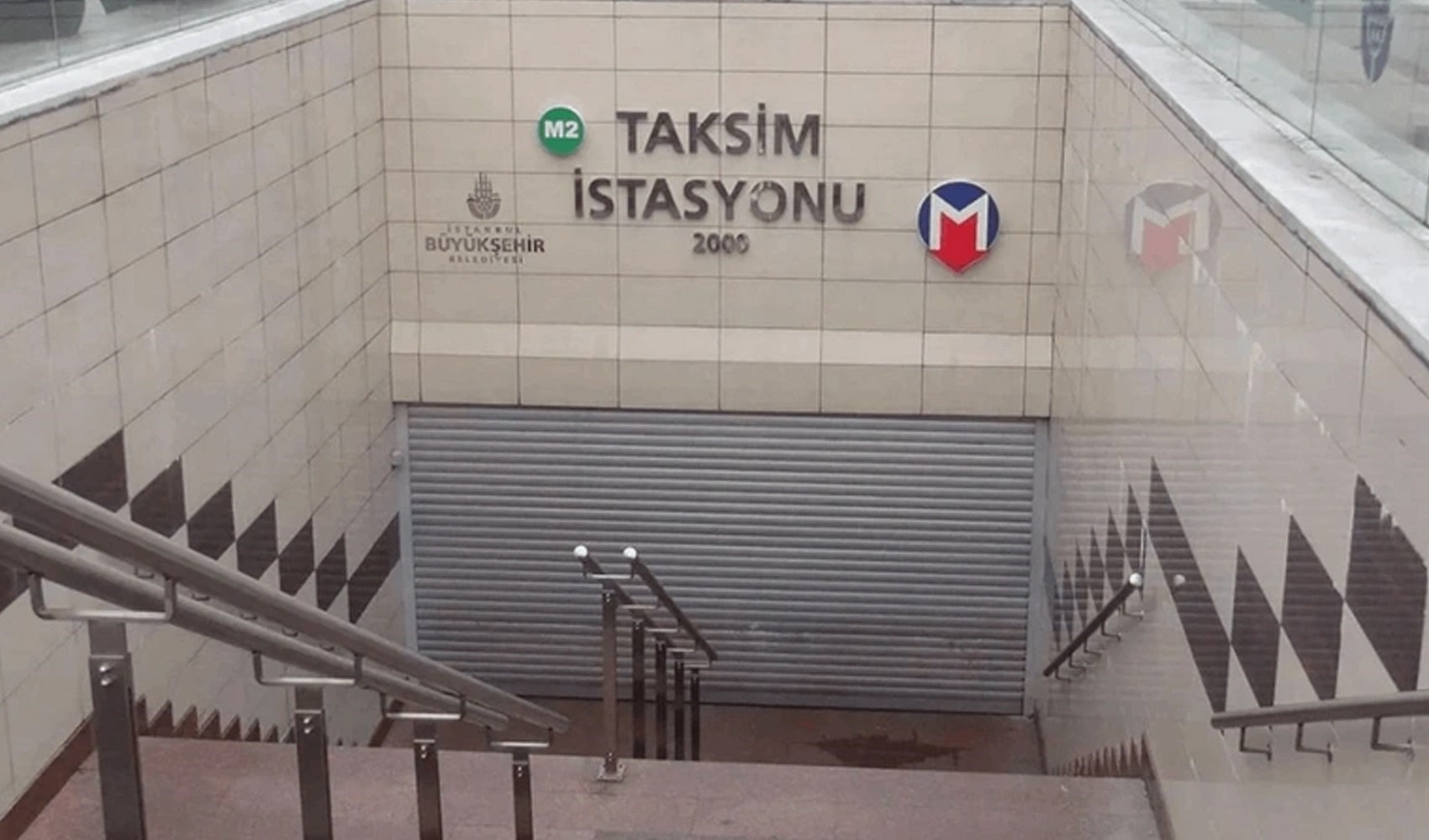 İstanbul Valiliği 8 Mart nedeniyle Taksim-Şişhane metro istasyonunu kapattı