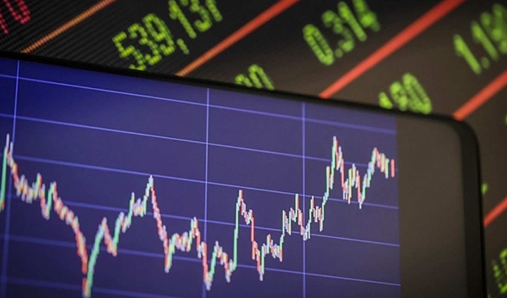 A metà giornata sui mercati: l'ultima situazione su dollaro, euro, borsa e oro (8 marzo 2024)