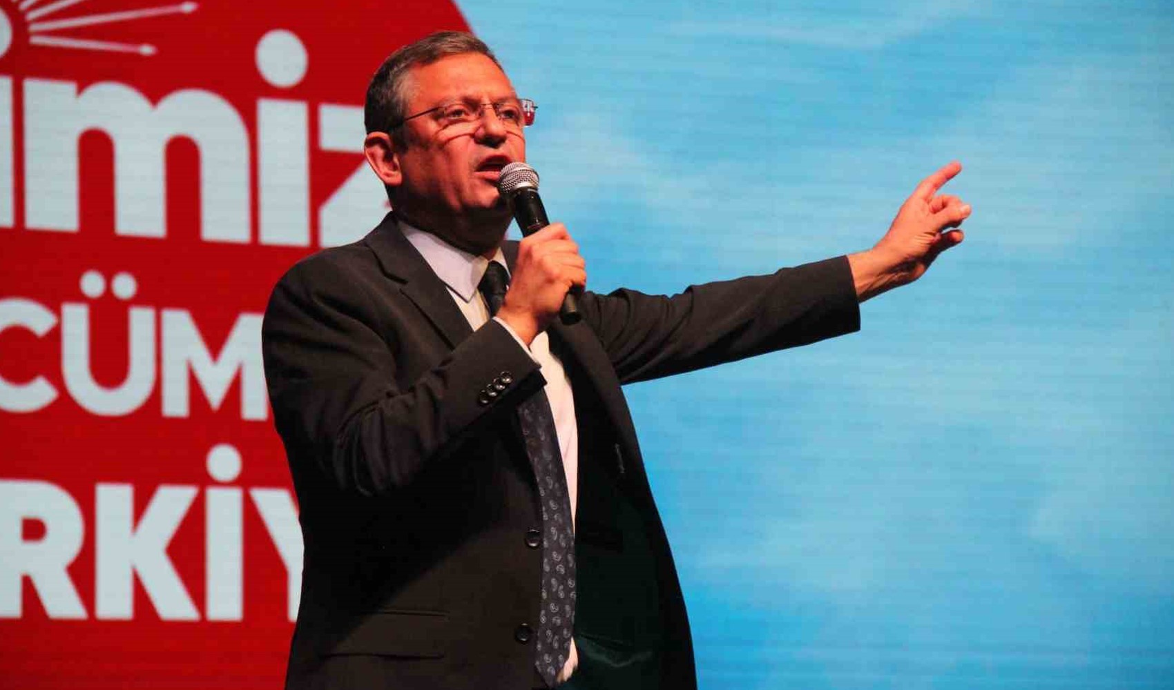 CHP lideri Özgür Özel Kocaeli'nde konuştu: 'Türkiye ittifakına inanıyoruz'