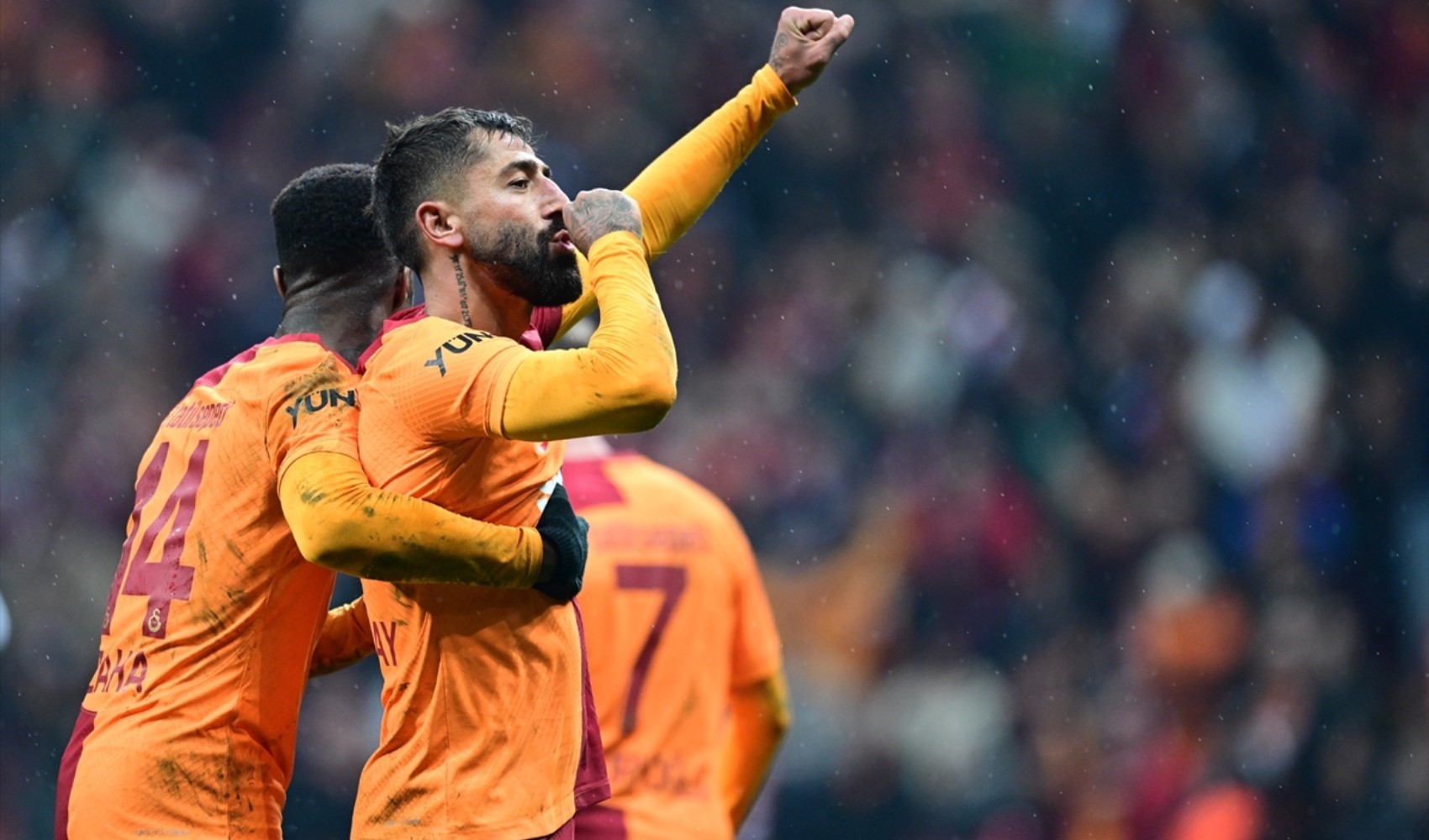 Galatasaray, Rizespor'u 6 golle geçti: Liderliğini sürdürdü