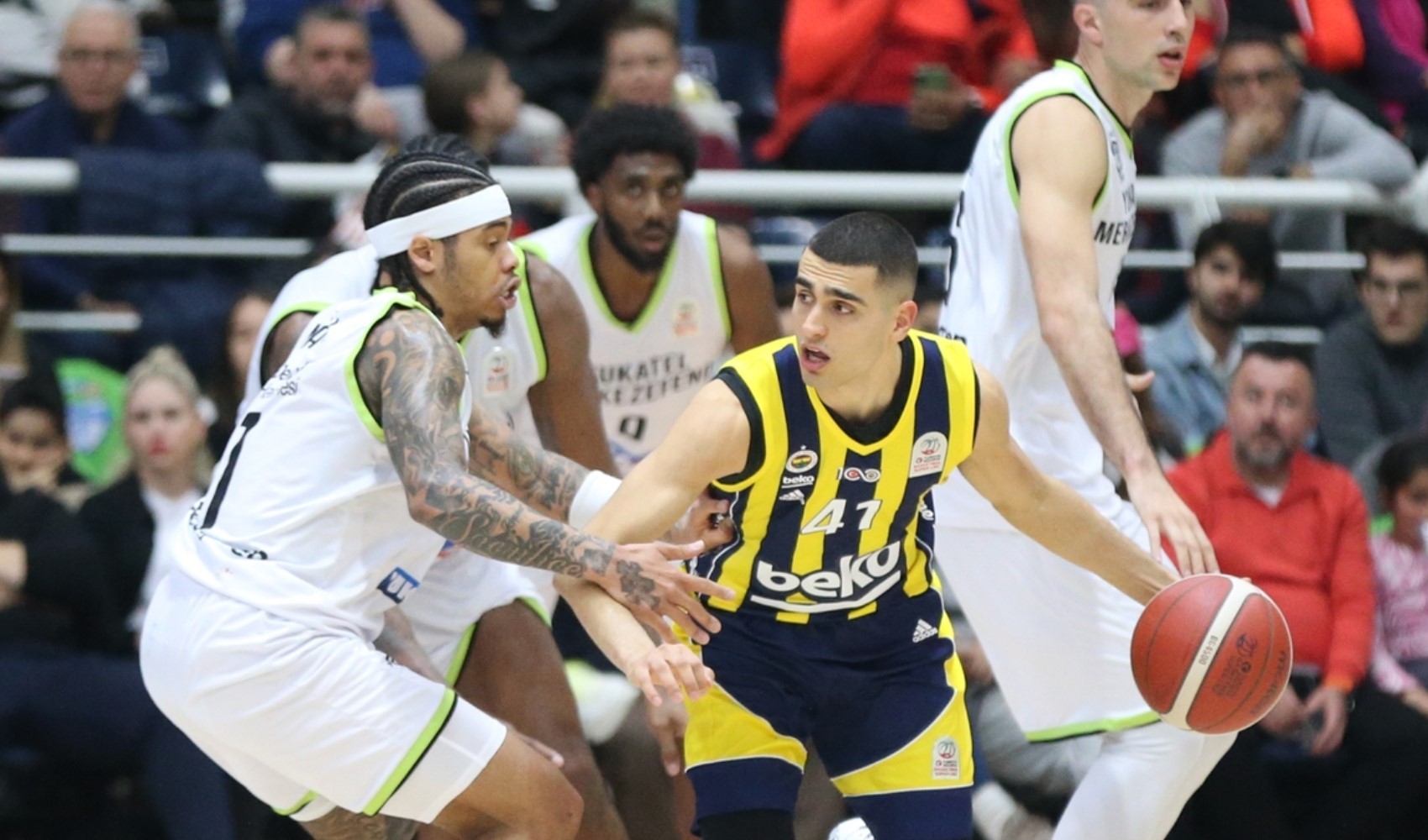 Fenerbahçe Beko, Merkezefendi Basket'i farklı geçti!
