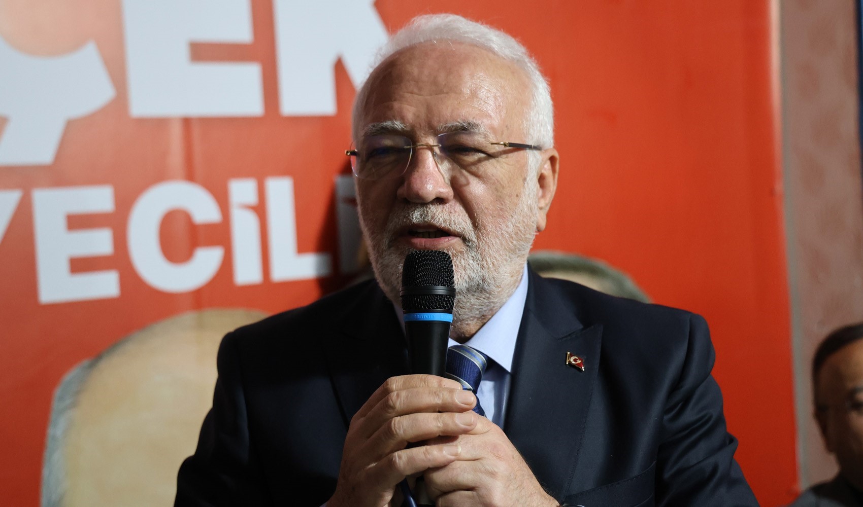 AKP'li Elitaş: Cumhurbaşkanımızla ölüm bizi ayırana kadar devam etmek isteriz