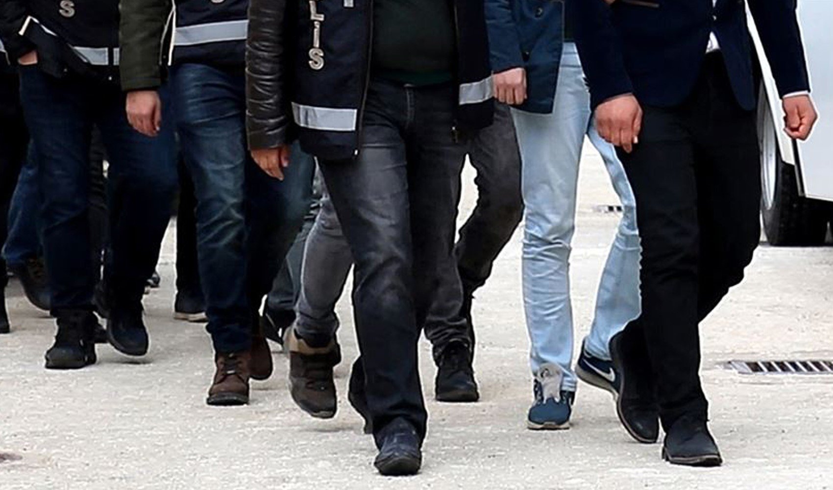2 IŞİD'li polis ve jandarma kıyafetleriyle İstanbul'da yakalandı