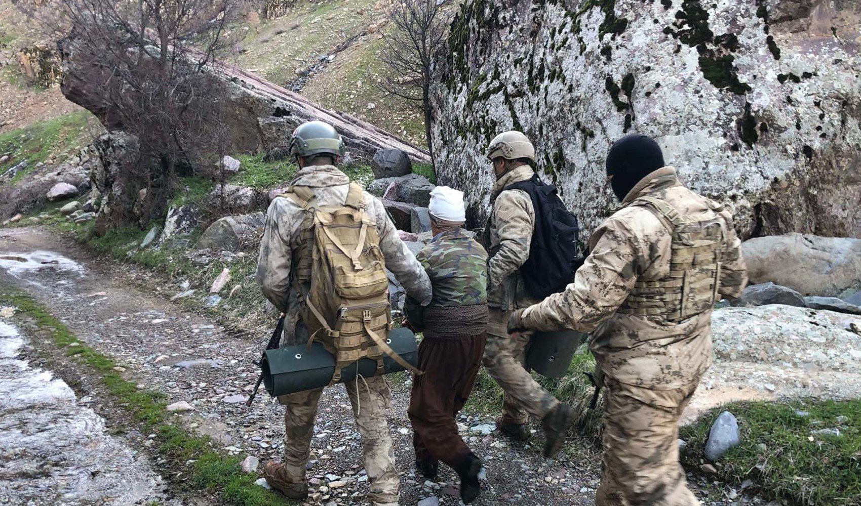 Kasten öldürme suçundan aranan kişi 15 yıl sonra yakalandı