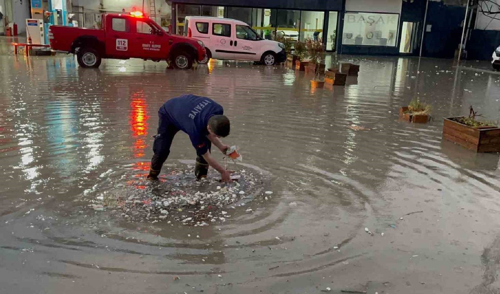 Osmaniye’de yollar göle döndü!