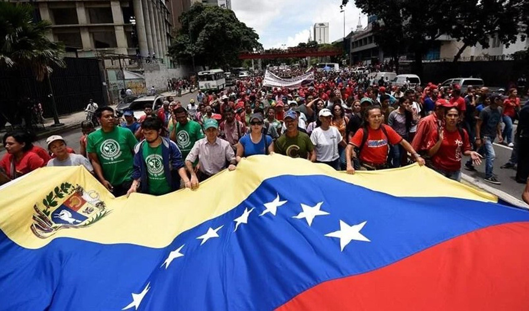 Venezuela'dan 'büyükelçilik kapatmalı' protesto