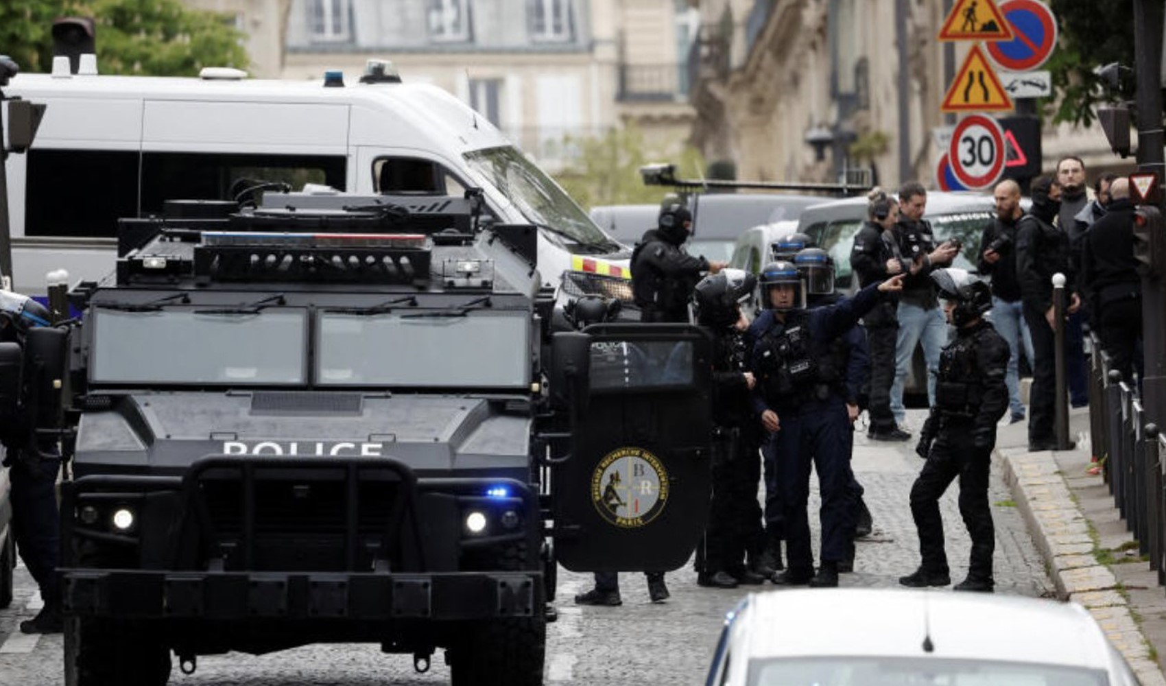 Paris'teki İran Büyükelçiliği'nde bombalı saldırı paniği: 1 gözaltı