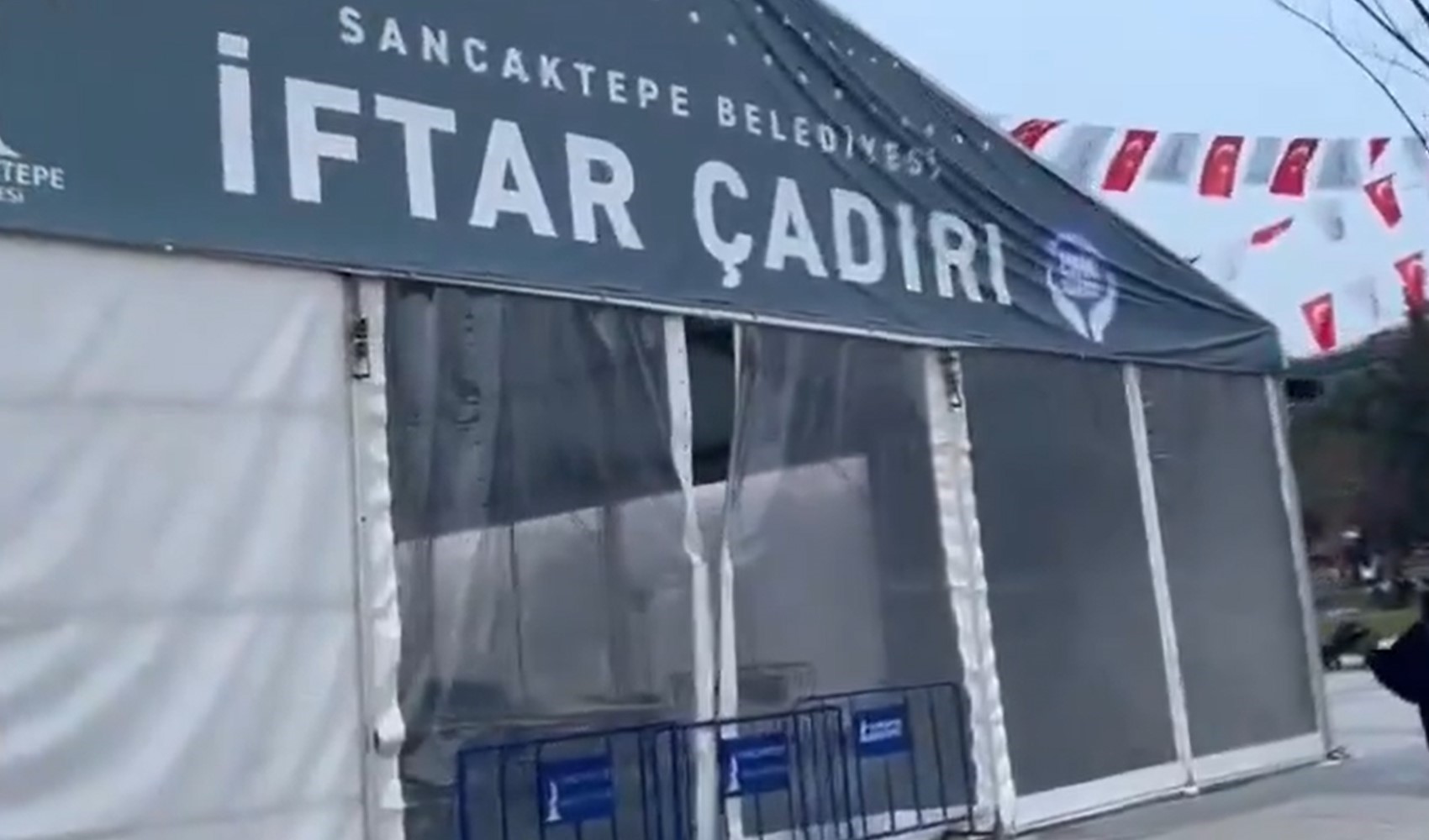 Seçim sonrası AKP'li belediye iftar çadırını kapattı tepkiler yağdı
