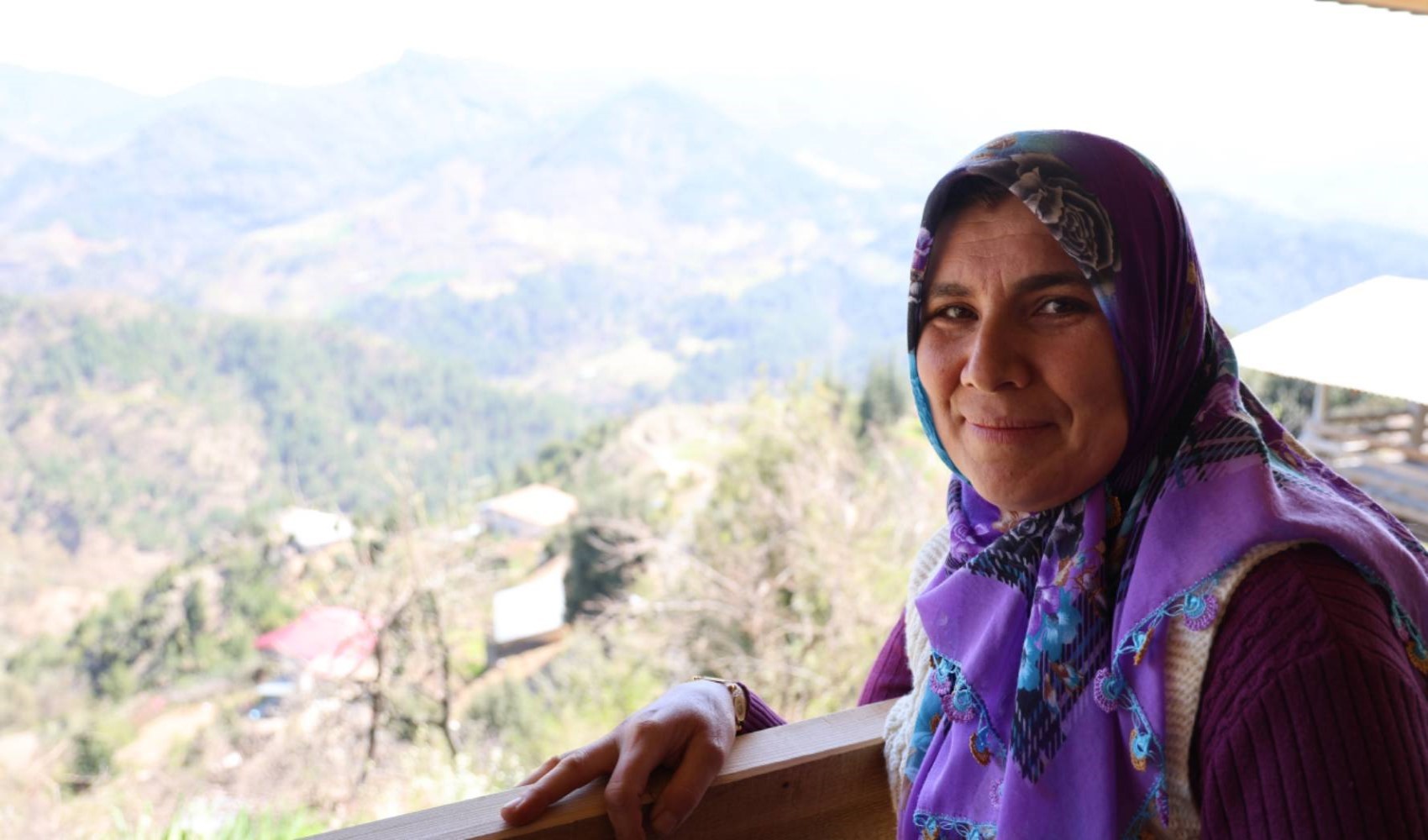 Dürüstlük, yardımlaşma ve huzur vaadetti: Kozan'ın İlk kadın muhtarı seçildi