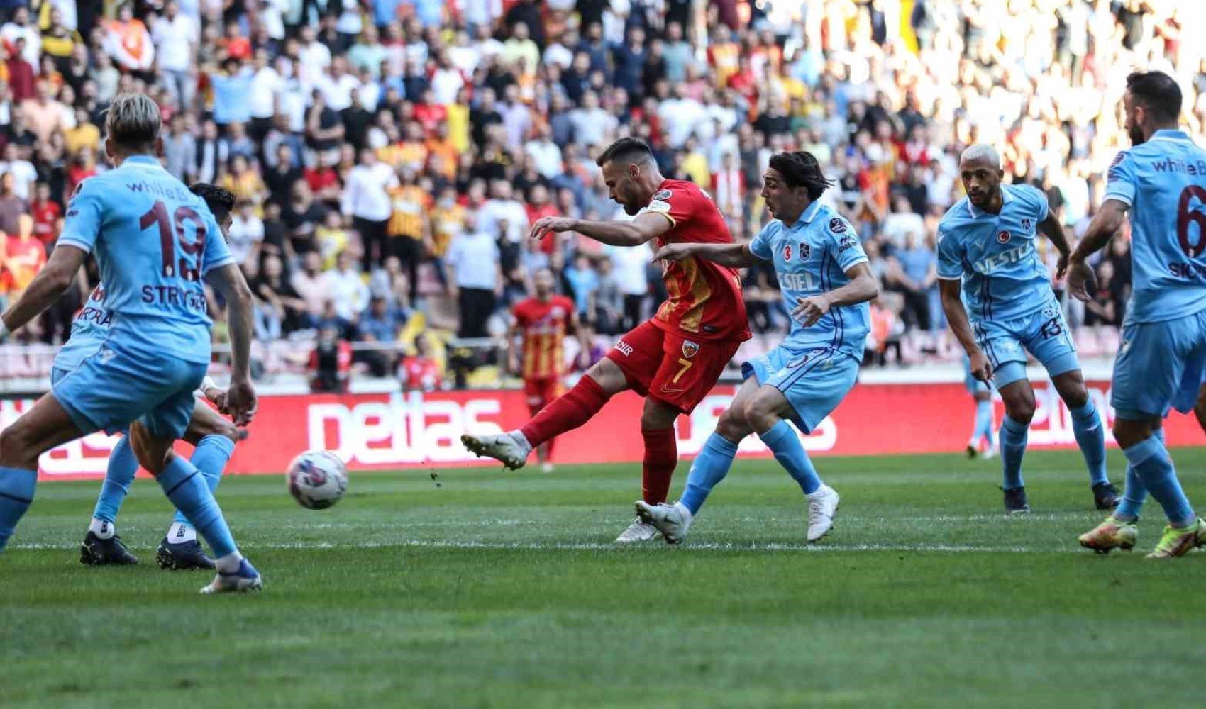 Trabzonspor Kayseri deplasmanında: İlk 11'ler belli oldu!