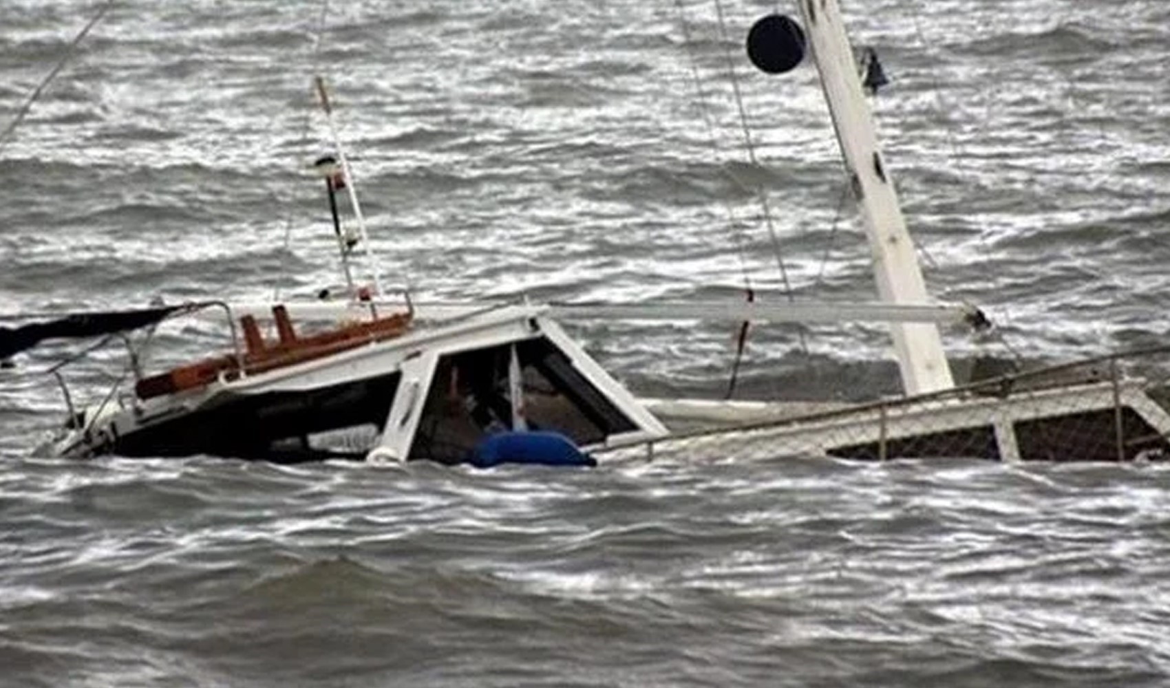 Tekne faciası: En az 58 kişi hayatını kaybetti