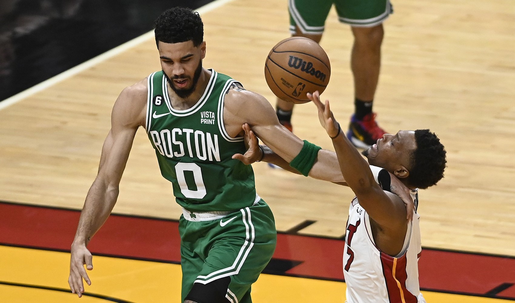 Boston Celtics, Miami Heat'e büyük fark attı!