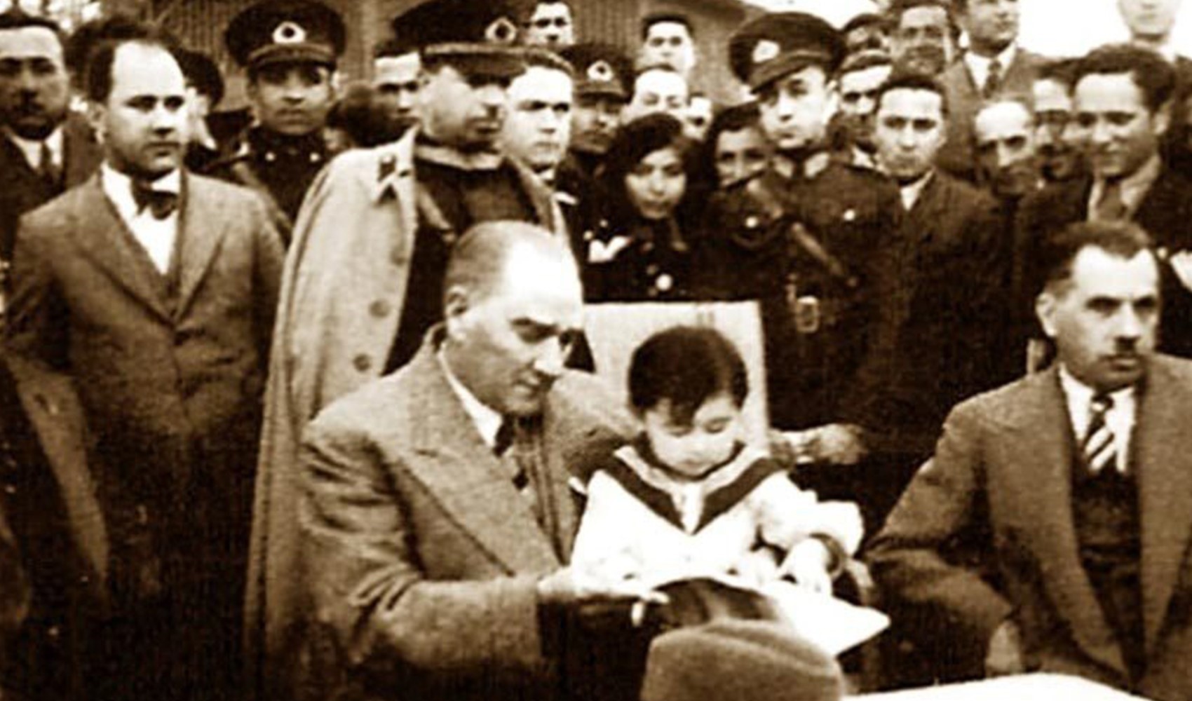 Büyük Komutan Atatürk nasıl bir devlet adamıydı? 'Türk evlatlarının Ata'sı'