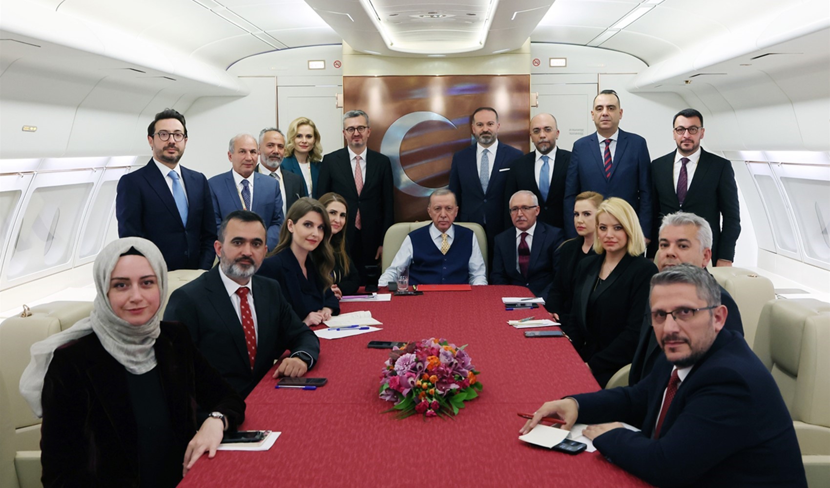 Erdoğan uçakta ülke ekonomisini değerlendirdi: Kamu harcamalarına değindi