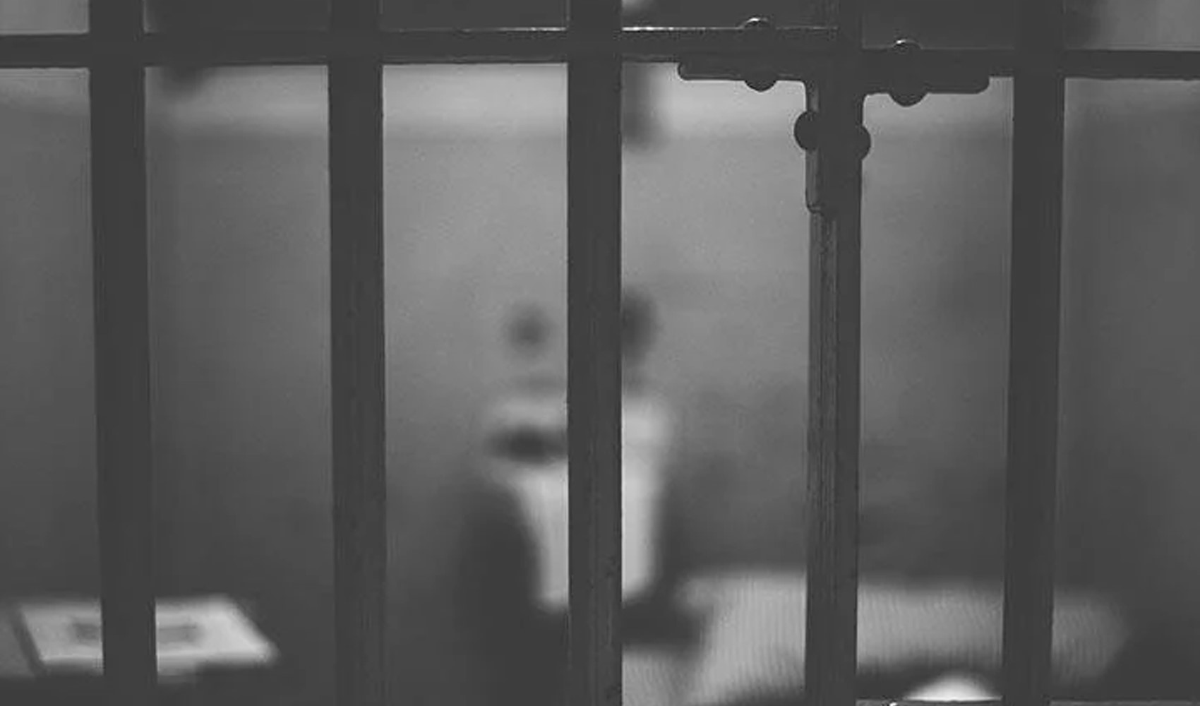 Fırtına nedeniyle cezaevi yıkıldı: 119 mahkum firar etti