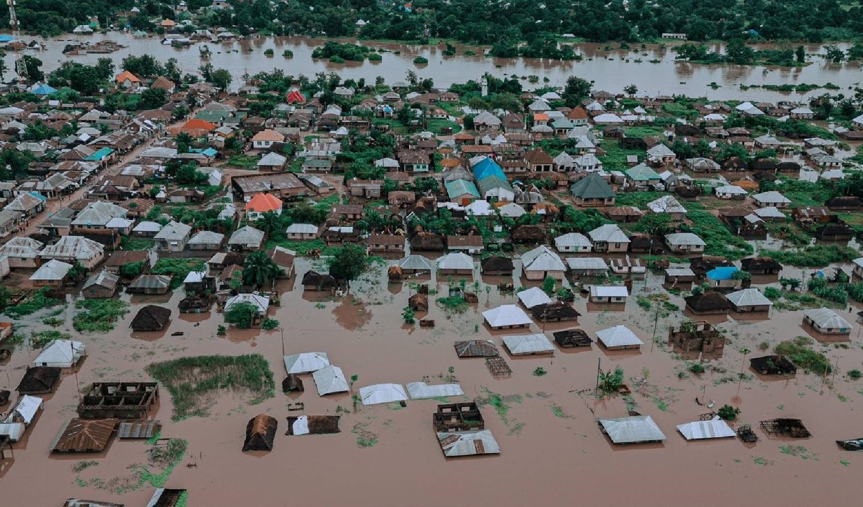 Kenya'da şiddetli yağışların yol açtığı sellerde en az 32 kişi yaşamını yitirdi!