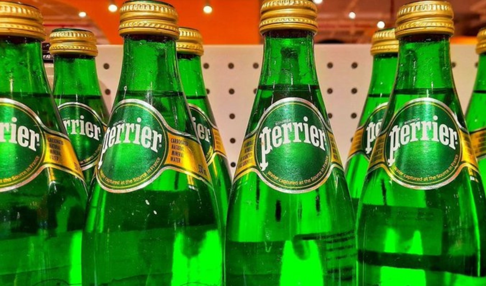 Türkiye'de de satışı yapılan Perrier maden suyunda dışkı tespit edildi