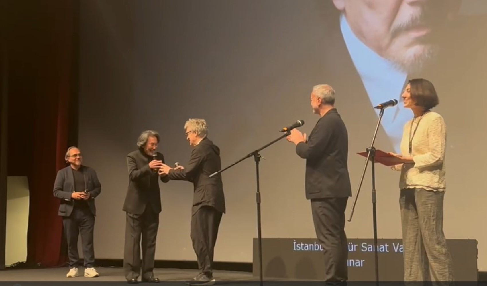 Yönetmen Wenders ve oyuncu Yakusho'ya İstanbul Film Festivali'nde  onur ödülü