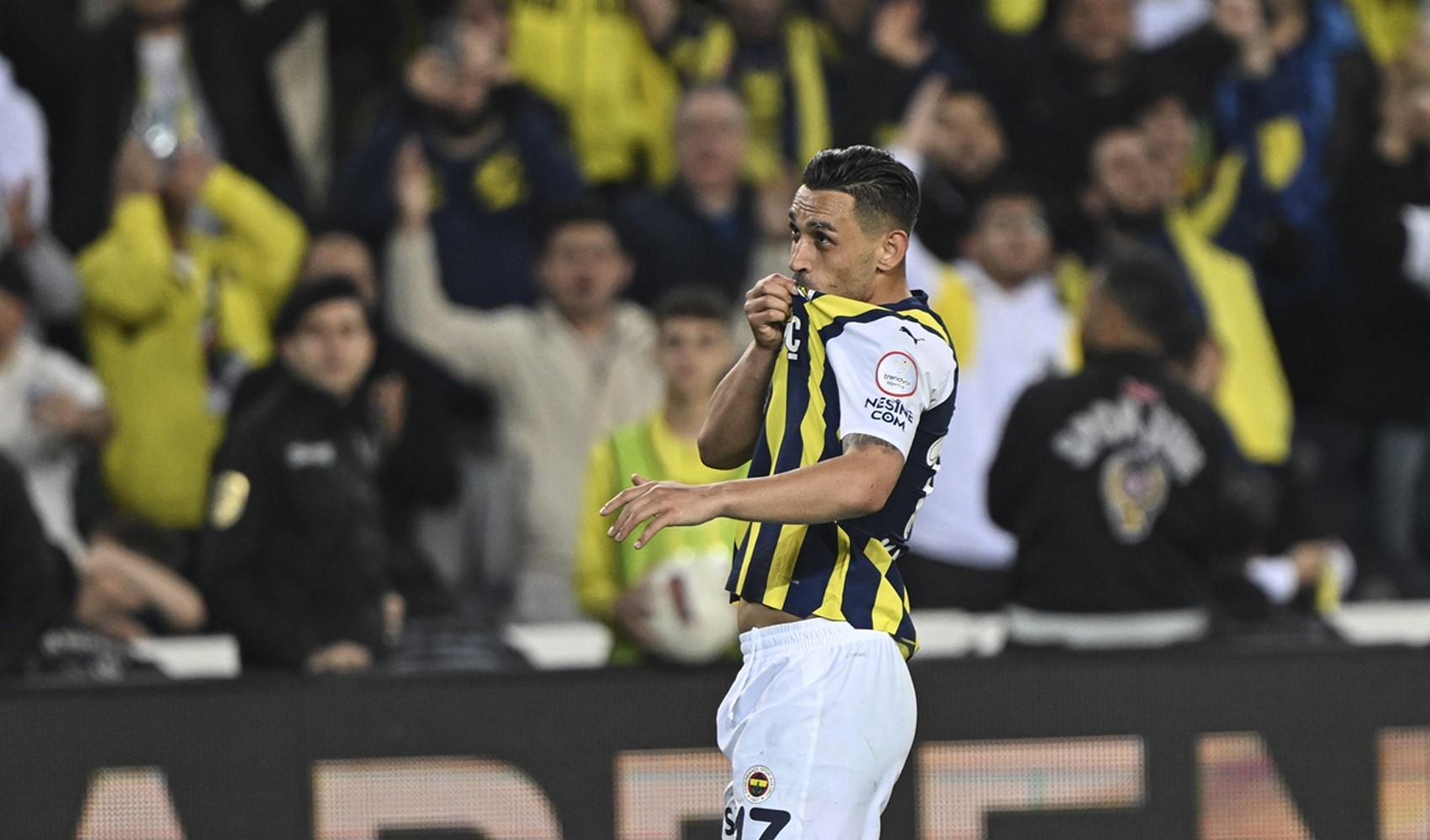 Fenerbahçe, İrfan Can Kahveci'nin sözleşmesini uzatacak mı?
