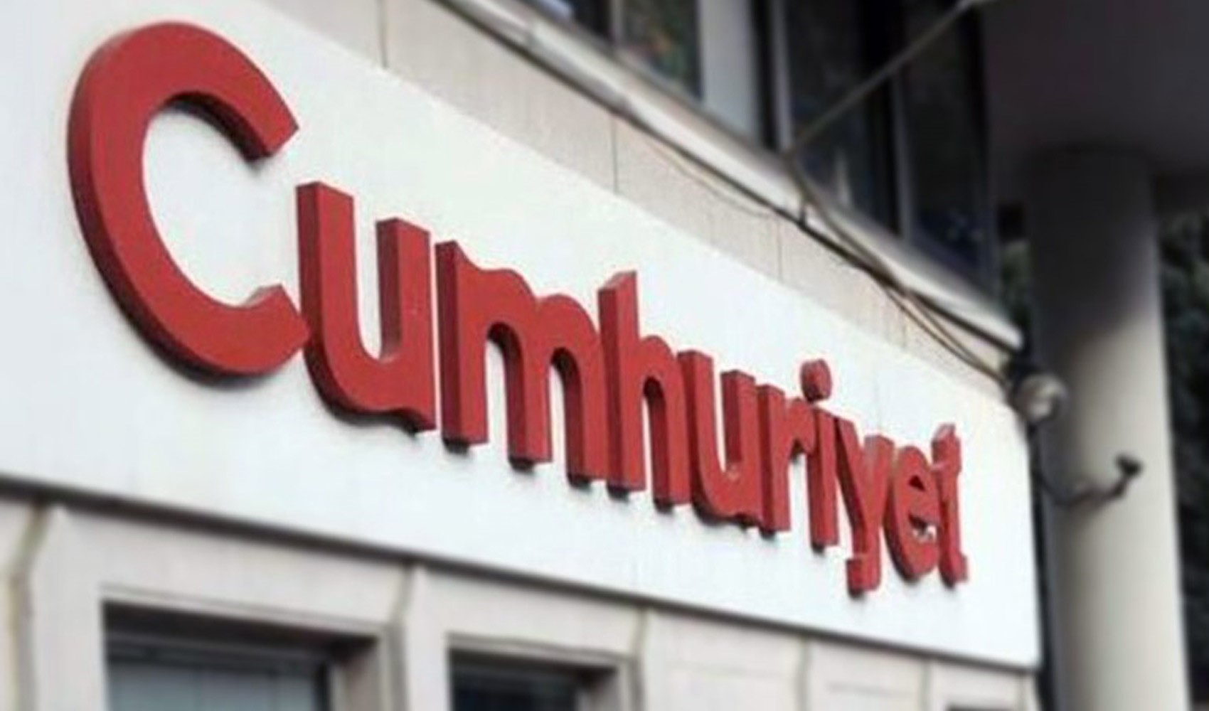 Cumhuriyet Gazetesi'nde yönetim baskısı istifa getirdi