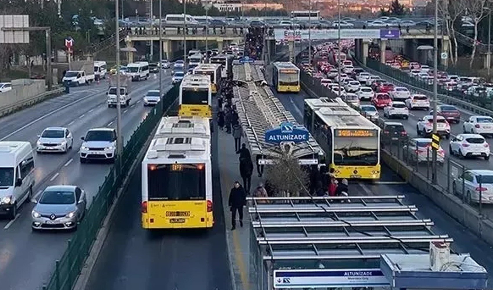 İstanbullular dikkat: 1 Mayıs'ta toplu ulaşıma kısıtlama getirildi!