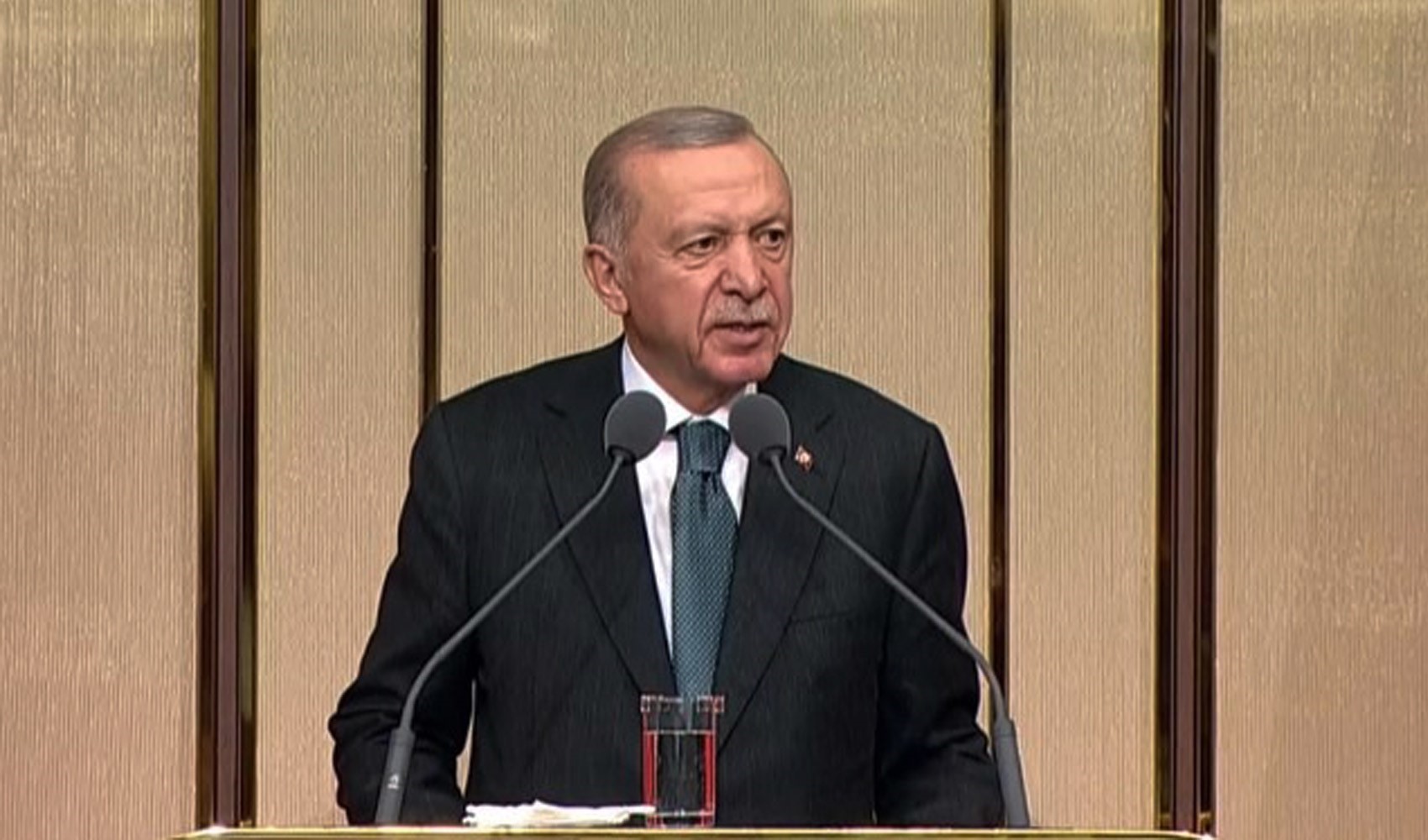 Cumhurbaşkanı Erdoğan: Müsaade edilen alanlar dışında miting düzenleme ısrarı iyi niyetli değil