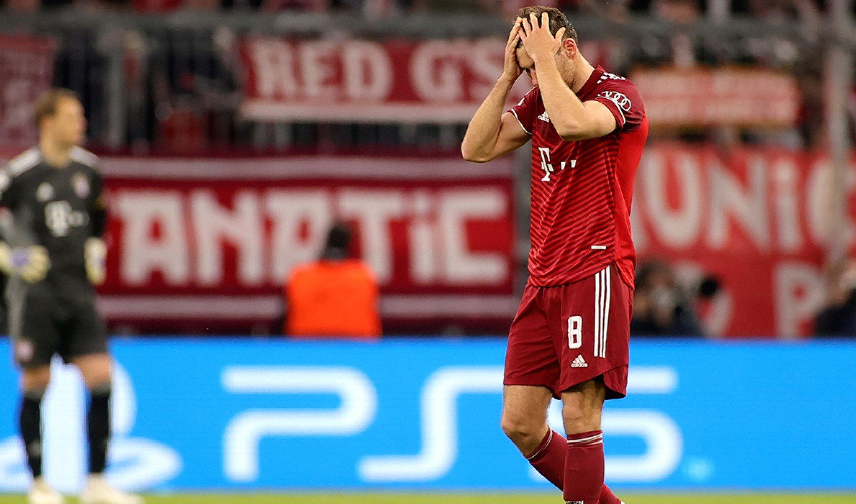 Bayern öne geçtiği maçta kabusu yaşadı: Tarihte ilk!