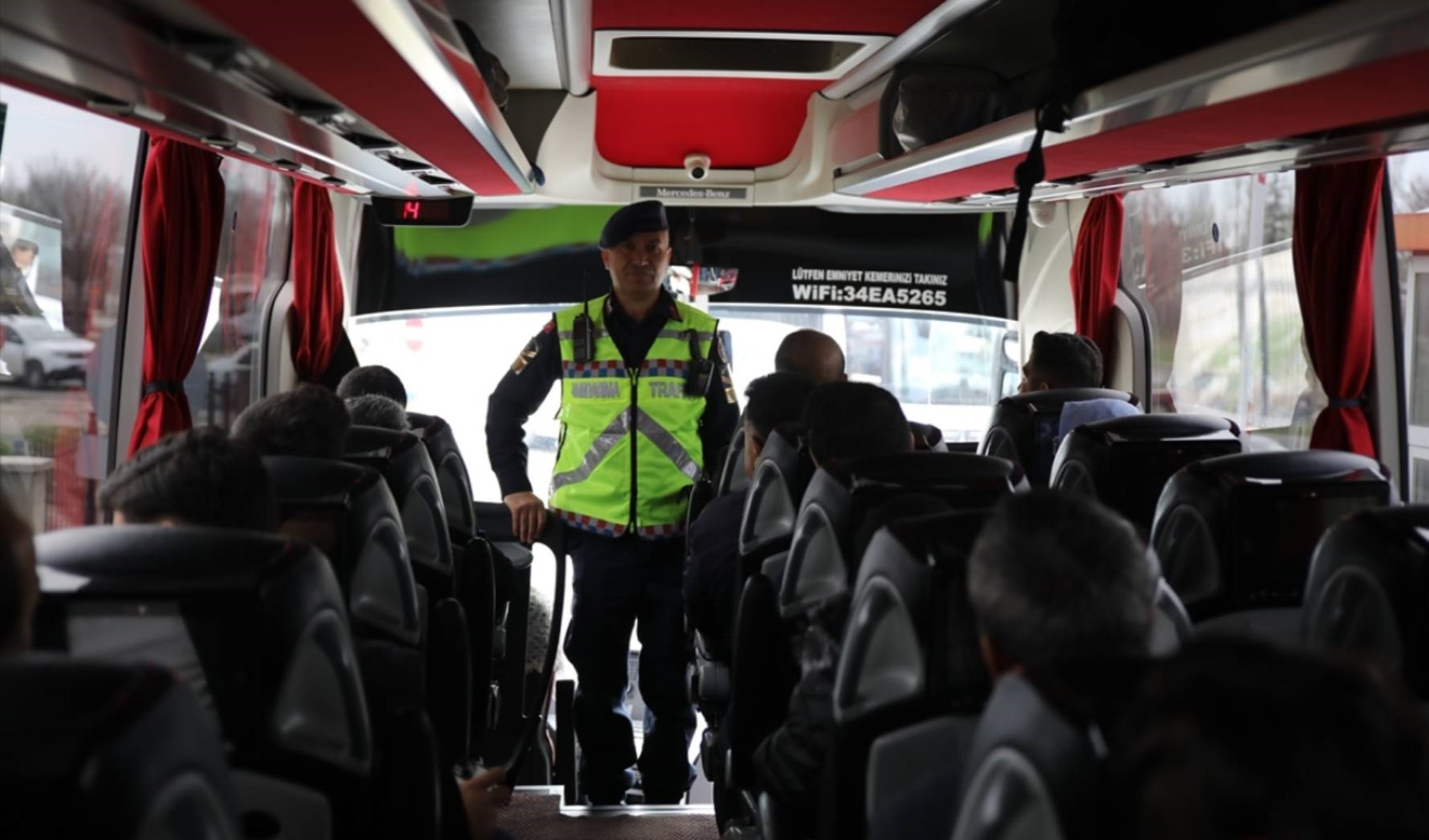 Hapis cezası bulunan şahıs yolcu otobüsünde yakalandı