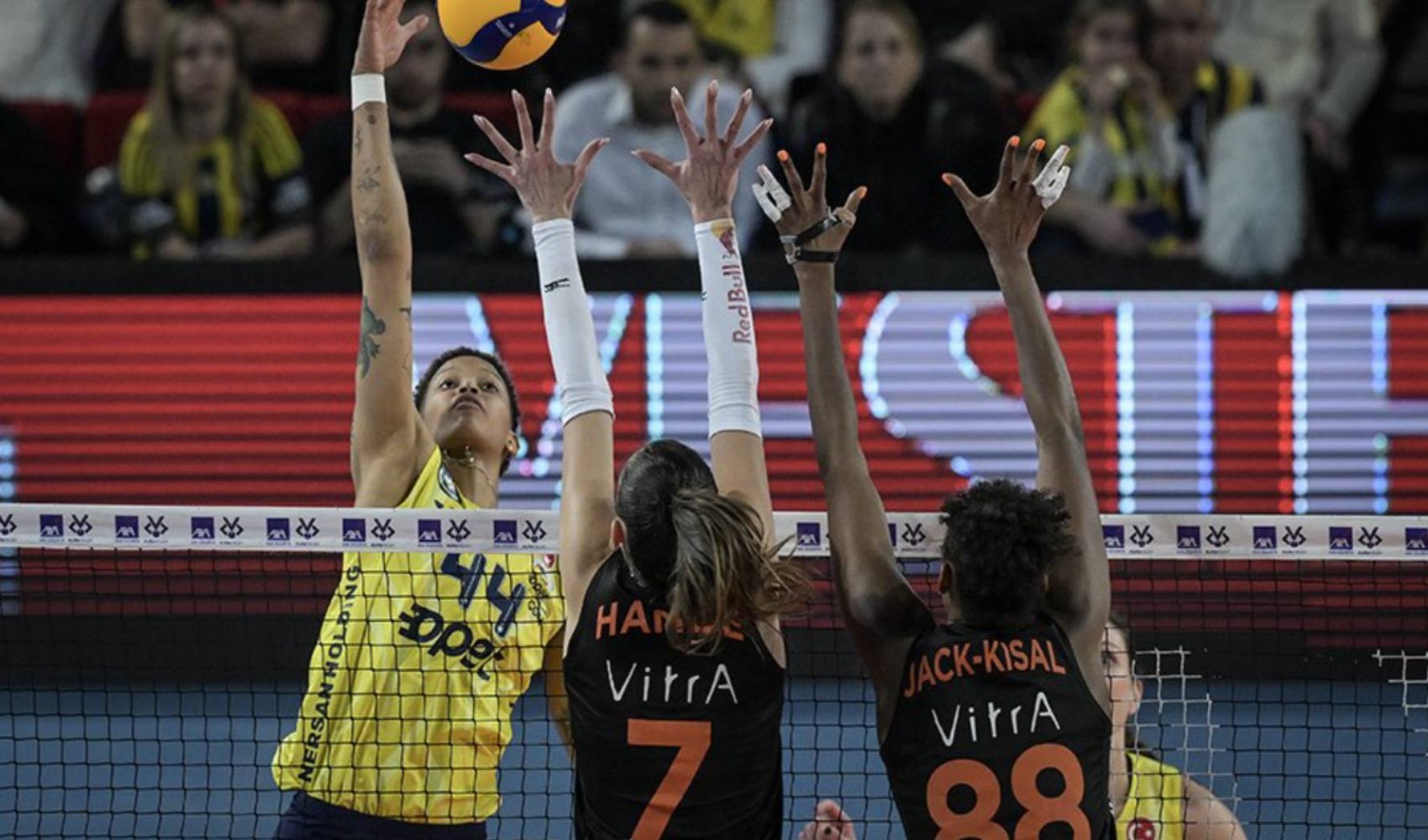 Voleybol Vodafone Sultanlar Ligi play-off final serisi başlıyor