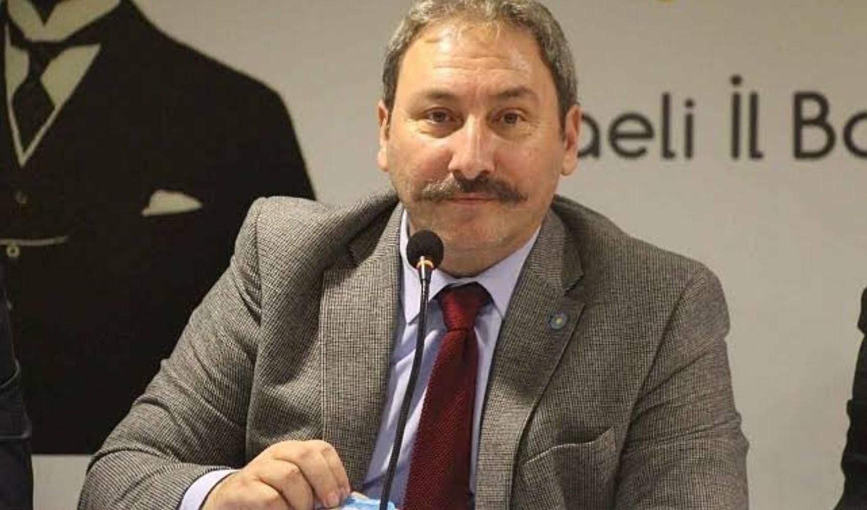 İYİ Partili Mehmet Tolga Akalın, adaylığını resmen ilan etti