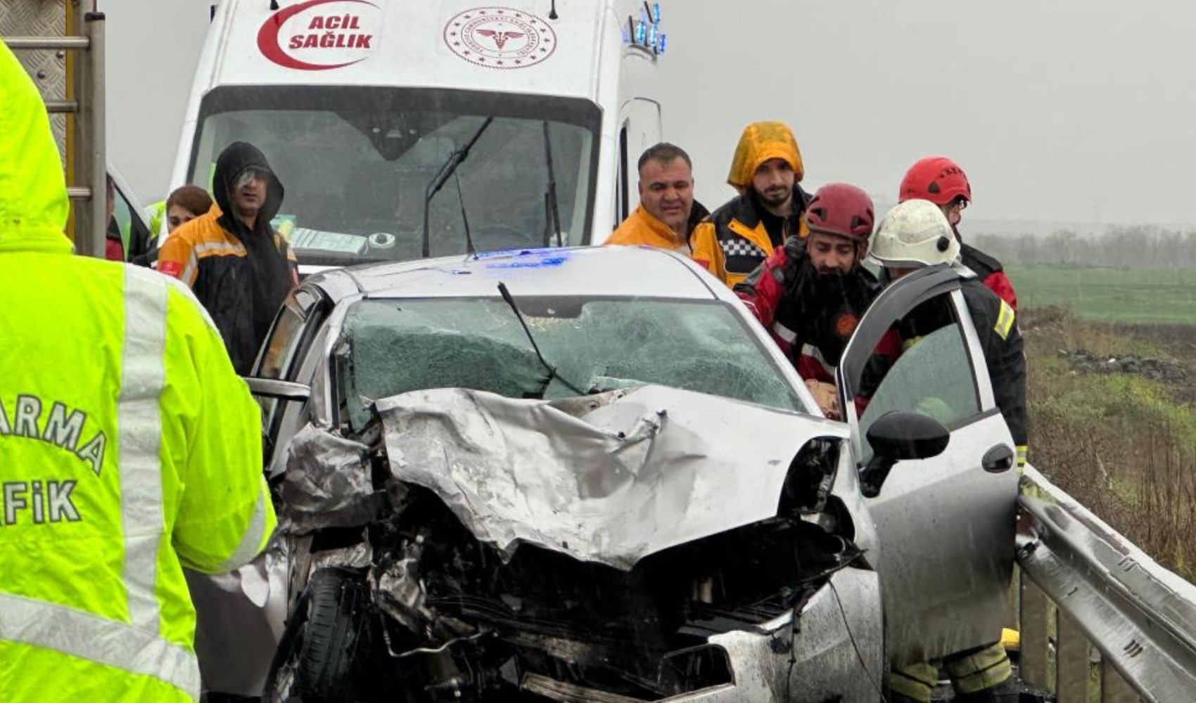 Diyarbakır’da feci kaza: 3 ölü, 2’si ağır 5 yaralı