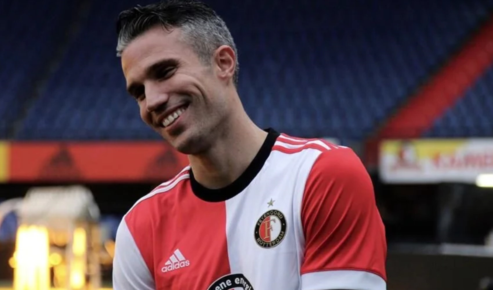 Robin Van Persie göreve başlıyor!