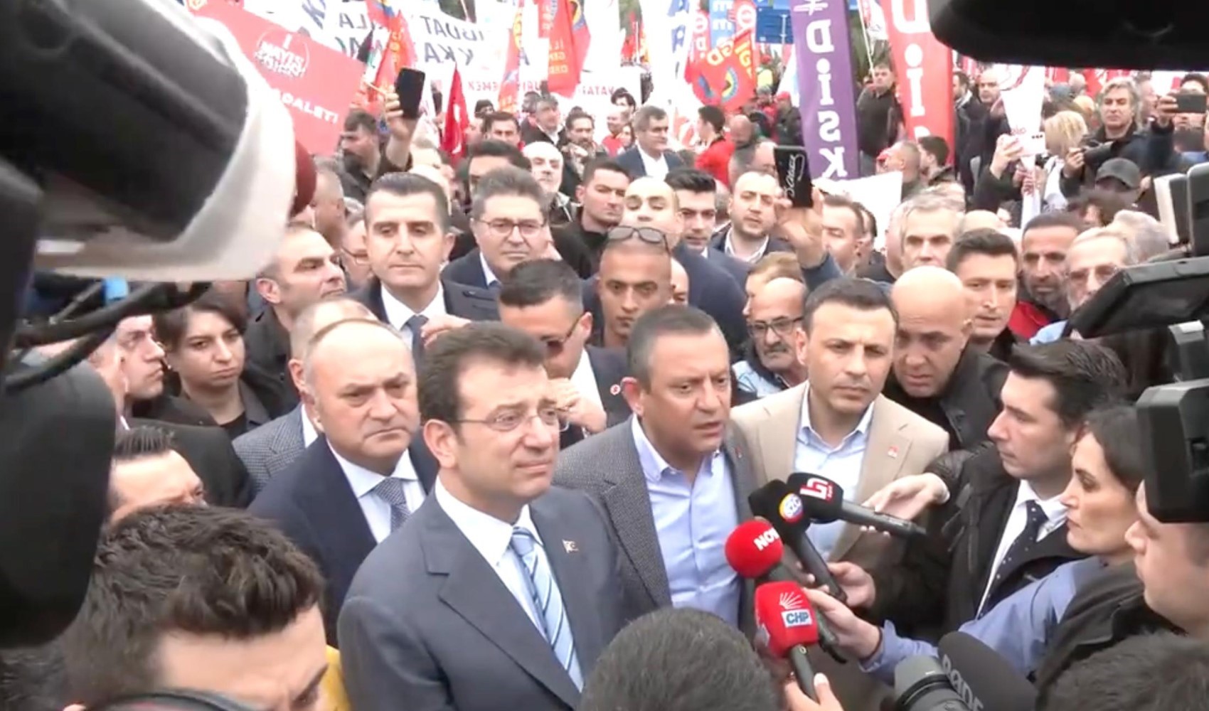CHP lideri Özgür Özel ve İBB Başkanı Ekrem İmamoğlu Saraçhane'de konuştu: 'Taksim emeğindir'