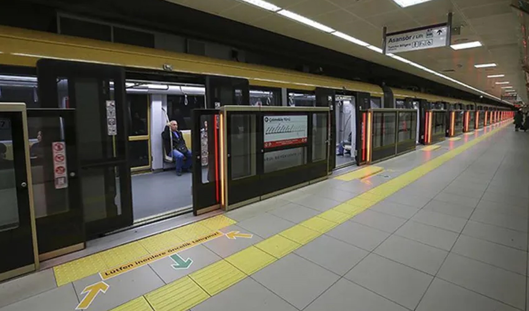 Bakırköy-Kayaşehir Metro Hattı'nda teknik arıza! Bu duraklarda sefer yapılamıyor...