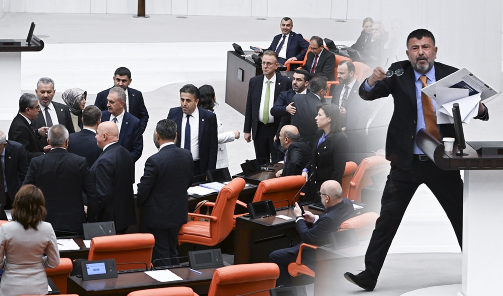 Meclis'te tansiyon yükseldi, hakaretler havada uçtu: AKP'liler laf atınca CHP'li Ağbaba sert tepki gösterdi