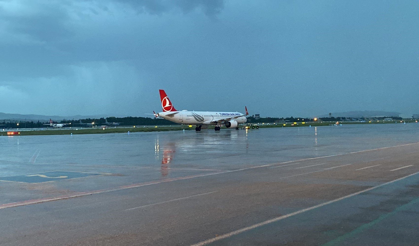 Uçağına yıldırım düşen Kayserispor, İstanbul'a indi!