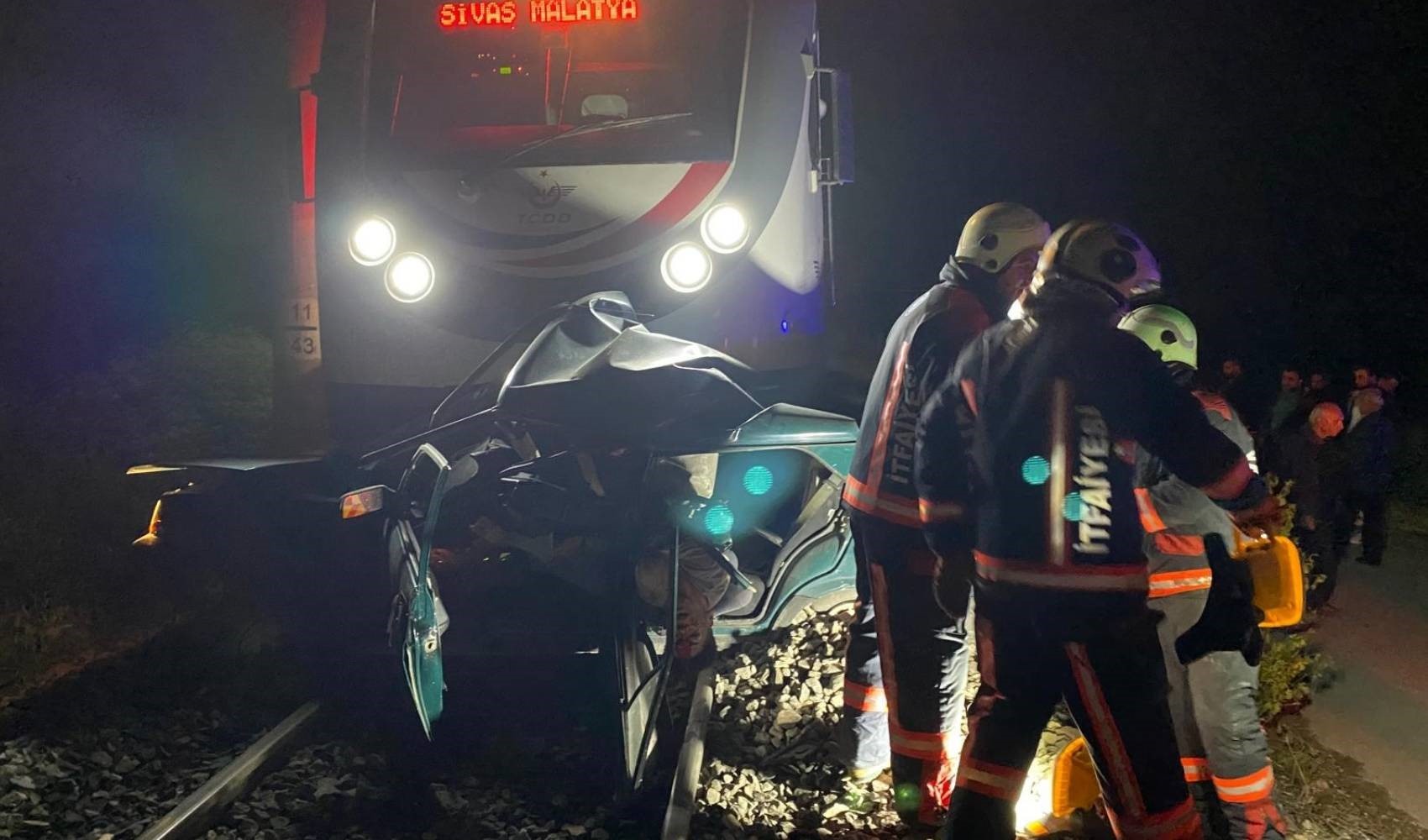 Malatya’da feci kaza: Tren altında 200 metre sürüklendi